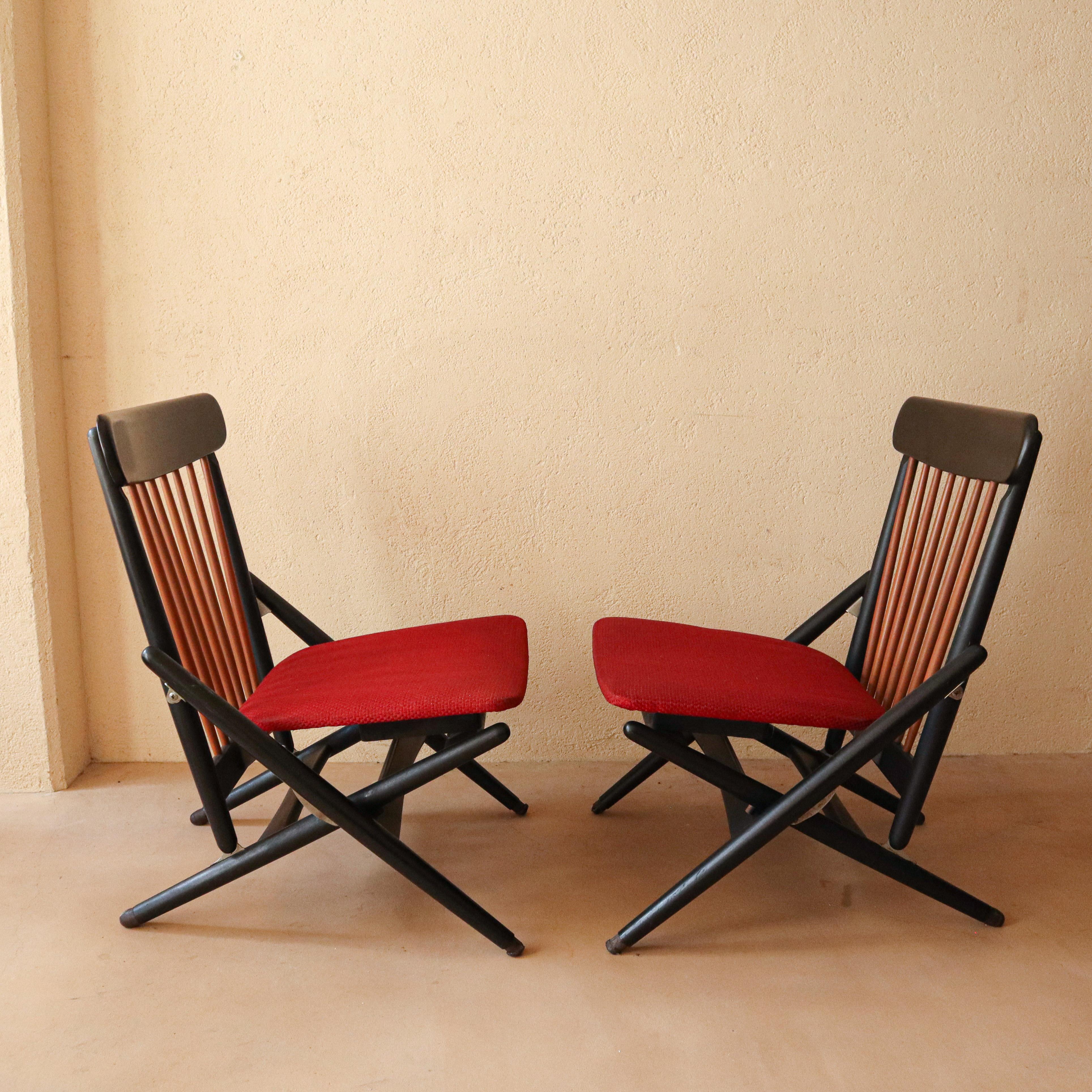 Stained Japanese Midcentury Rare Pair of Maruni Folding Lounge Chairs For Sale