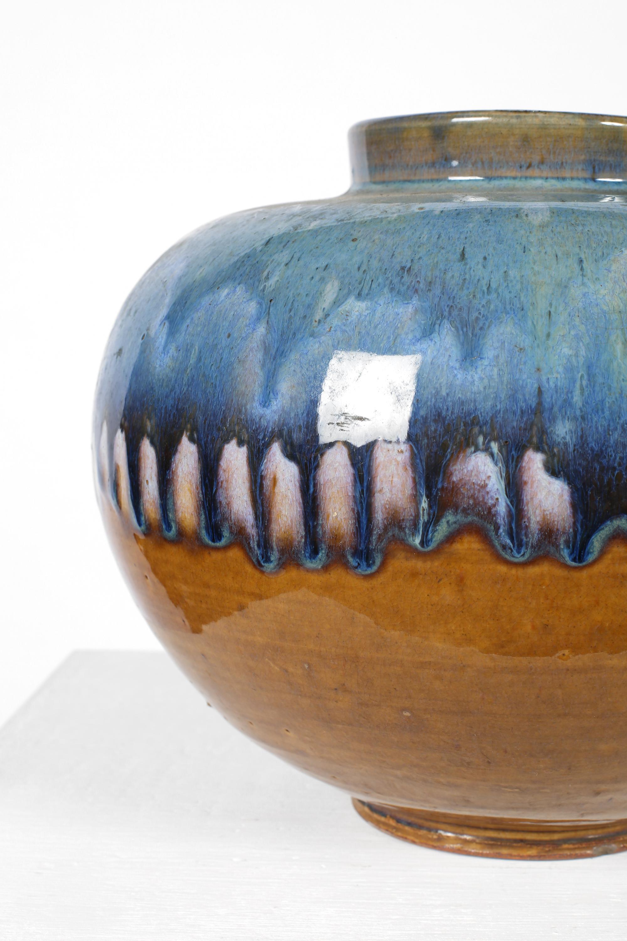 Japanese Midcentury Shōwa Era Ceramic Drip Glaze Vase In Good Condition For Sale In London, GB