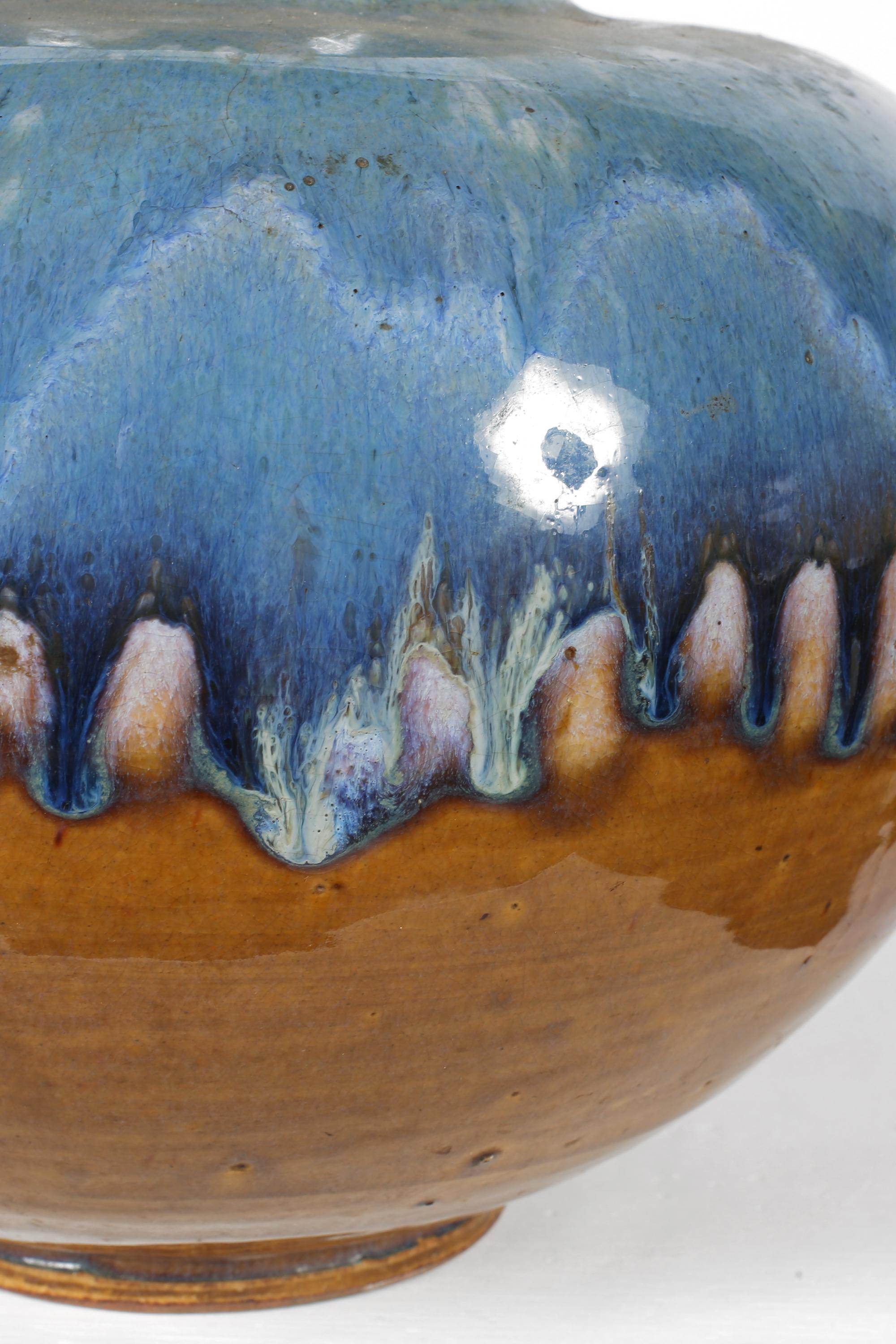 Japanese Midcentury Shōwa Era Ceramic Drip Glaze Vase For Sale 3