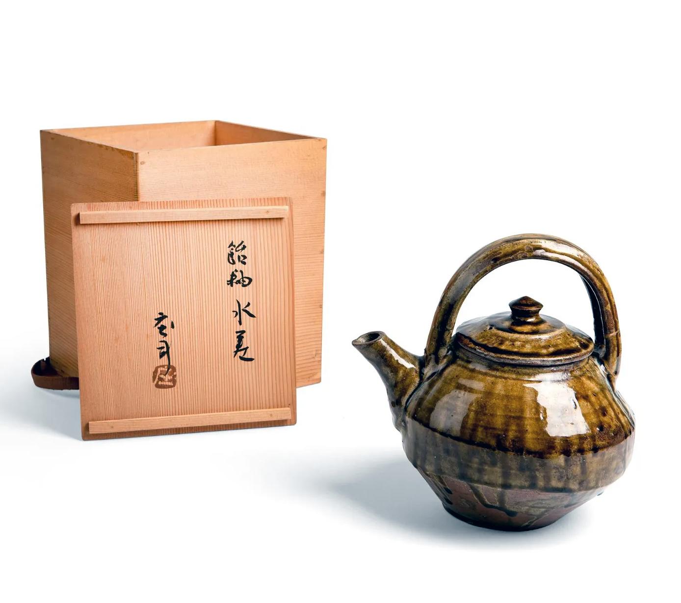 Japanese Mingei Glazed Tea Pot with Kintsugi by Shoji Hamada For Sale 10