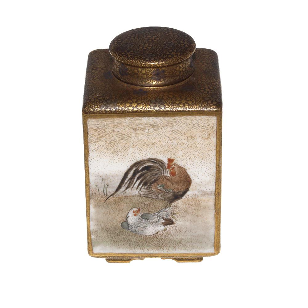 Fine Japanese Kinkozan miniature Natsume (tea caddy) Meiji period. The Caddy of rectangular form with four panelled scenes depicting vast landscapes, foliage, buildings and chickens. The boarders decorated with intricate gilt flowers of scrolling