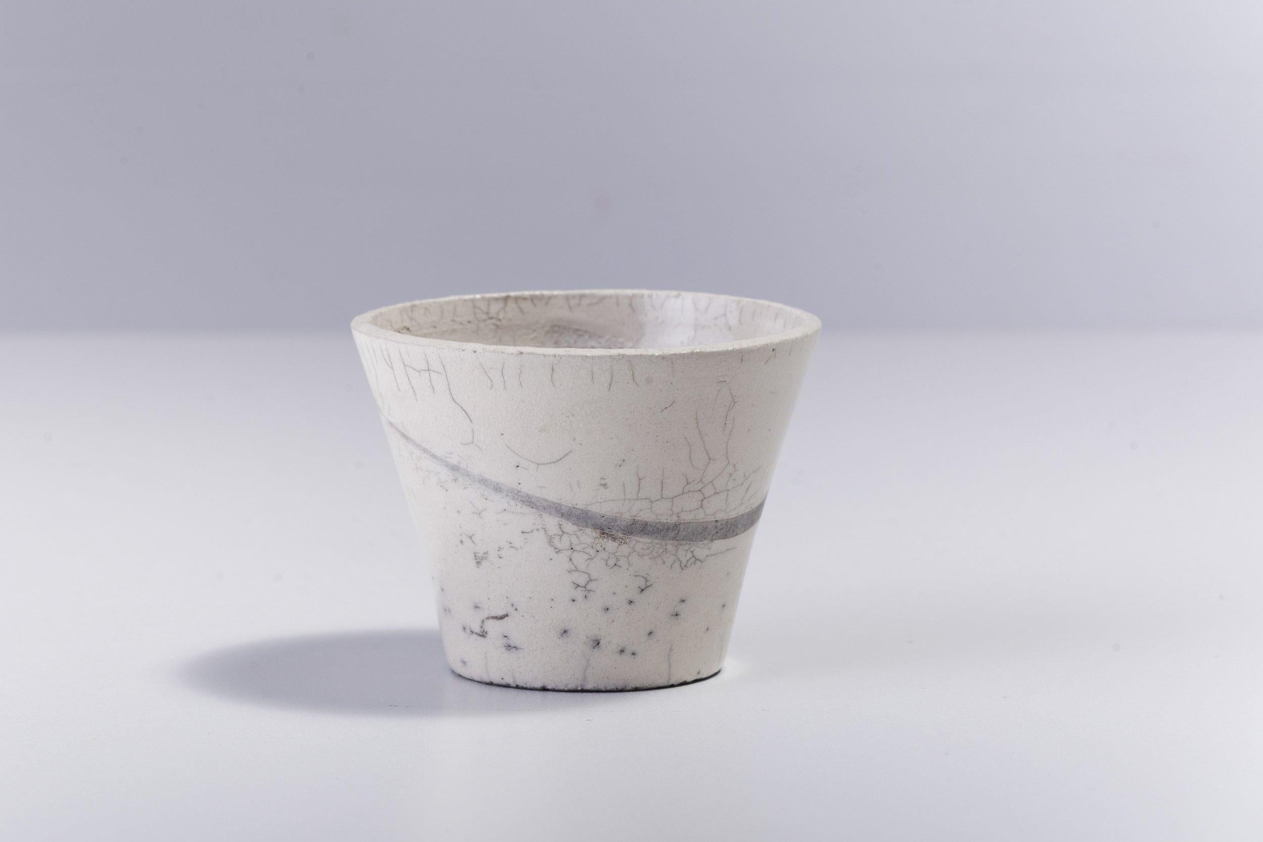 Italian Japanese Minimalistic LAAB 2 Fringe Chawan Bowls Raku Ceramics Crackle White For Sale