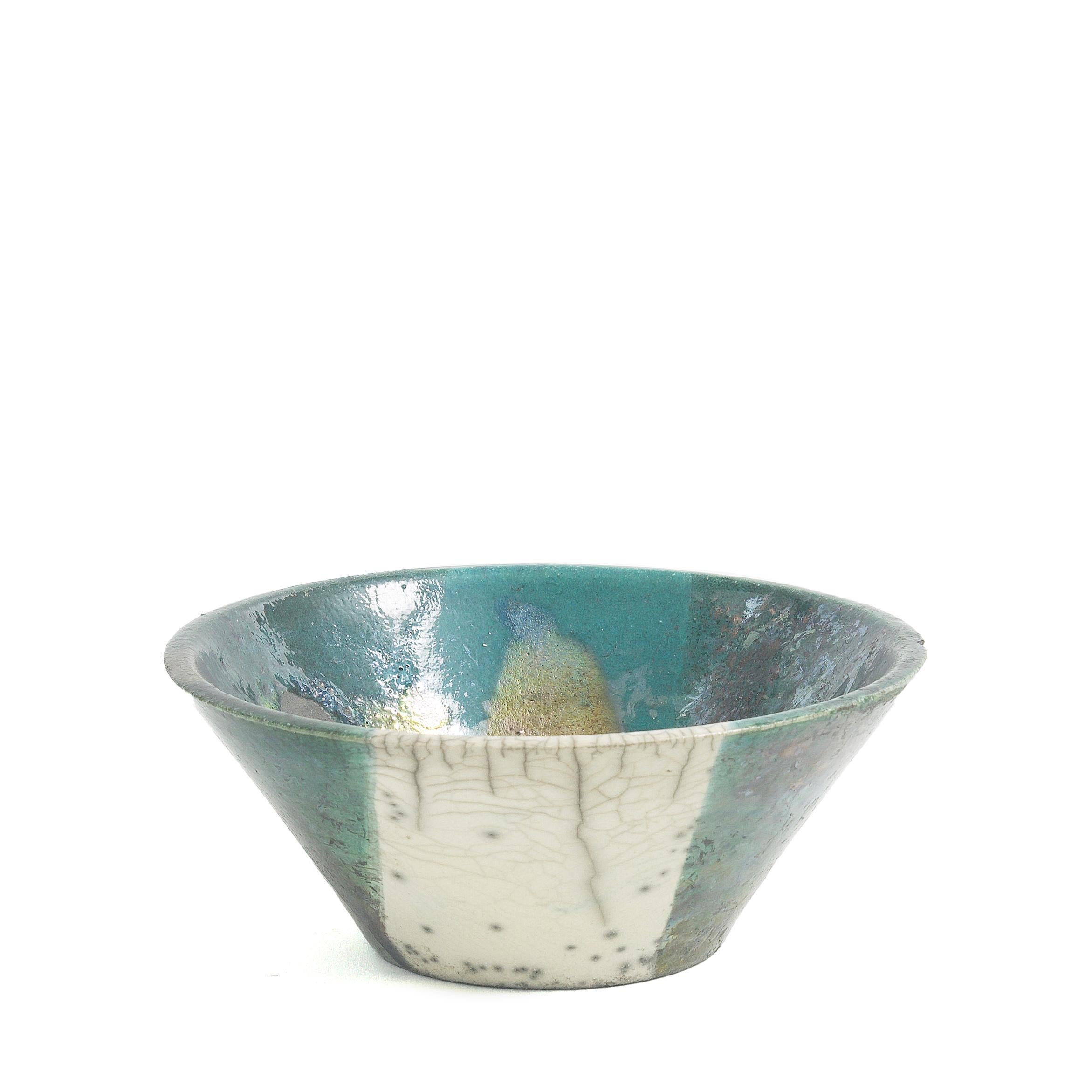 Japanese Minimalistic LAAB Aurora Set of 4 Bowls Raku Ceramics White Green Metal For Sale 5
