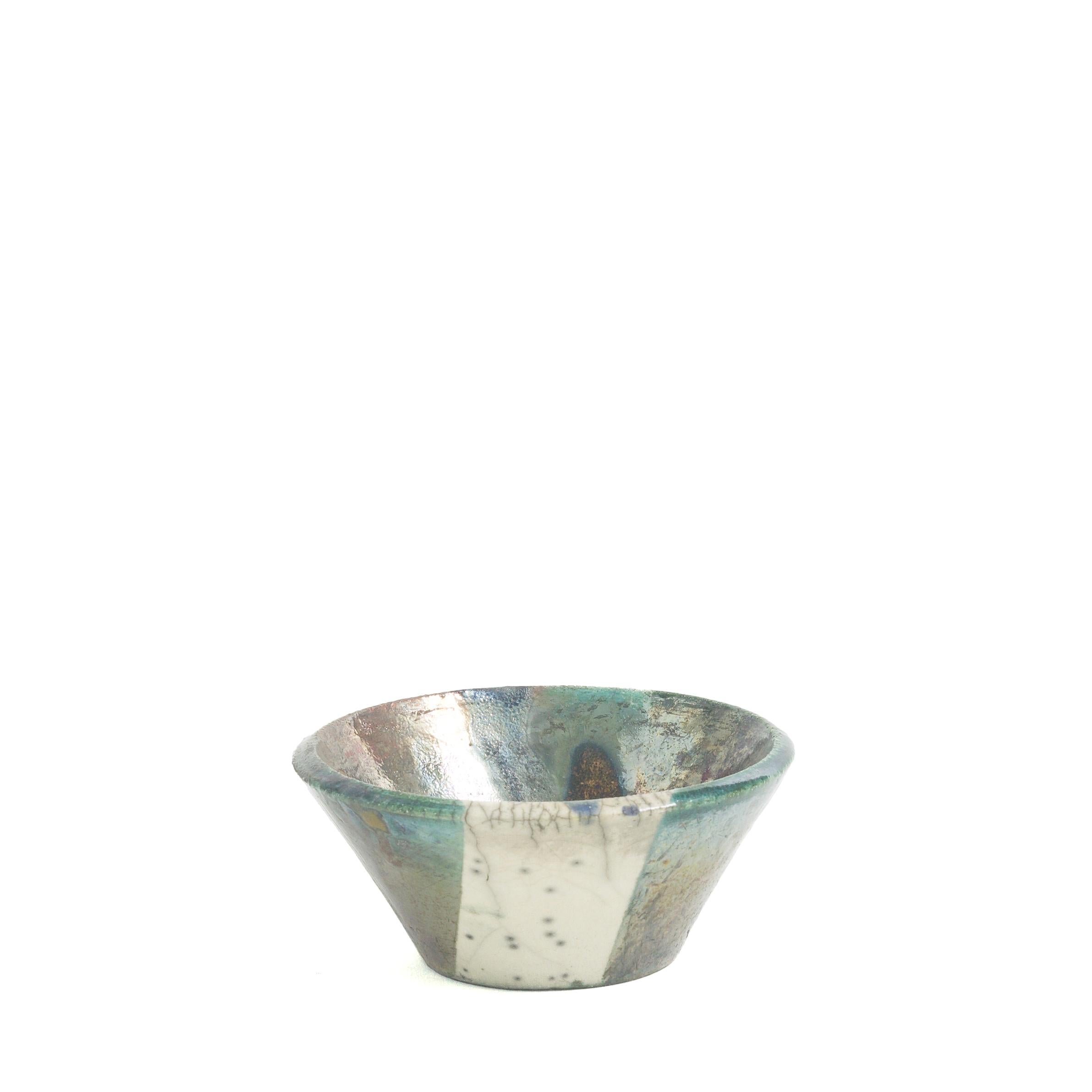 Japanese Minimalistic LAAB Aurora Set of 4 Bowls Raku Ceramics White Green Metal For Sale 11