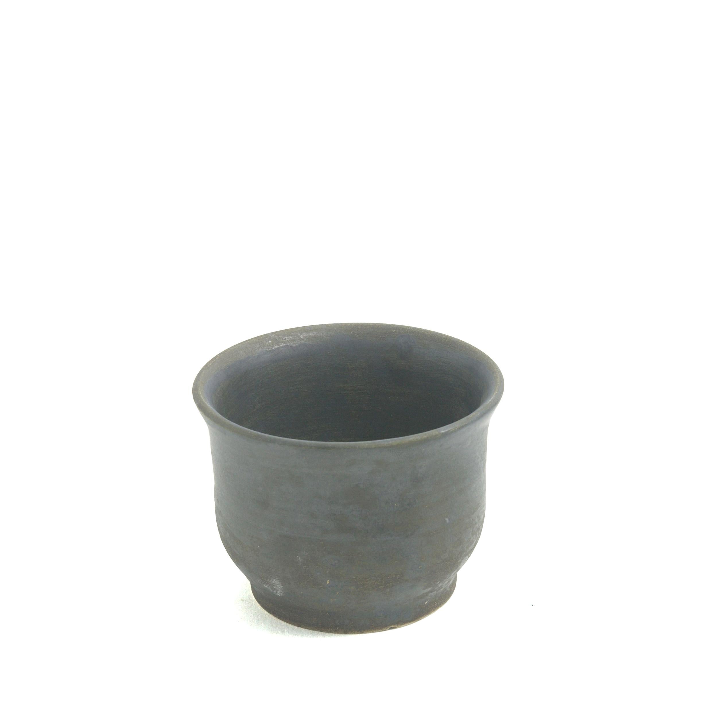 Modern Japanese Minimalistic LAAB Earth Set of 3 Tea Cups Raku Ceramics Black Burnt For Sale