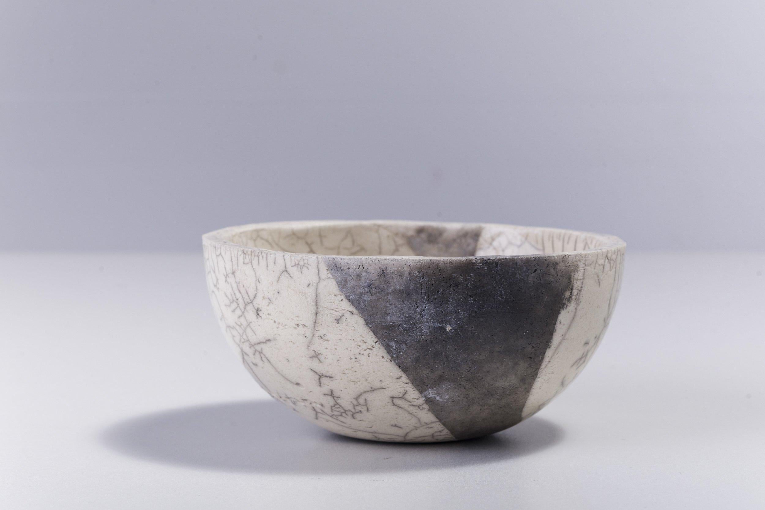 Italian Japanese Minimalistic LAAB Fringe Chawan Bowl Raku Ceramics Crackle White For Sale