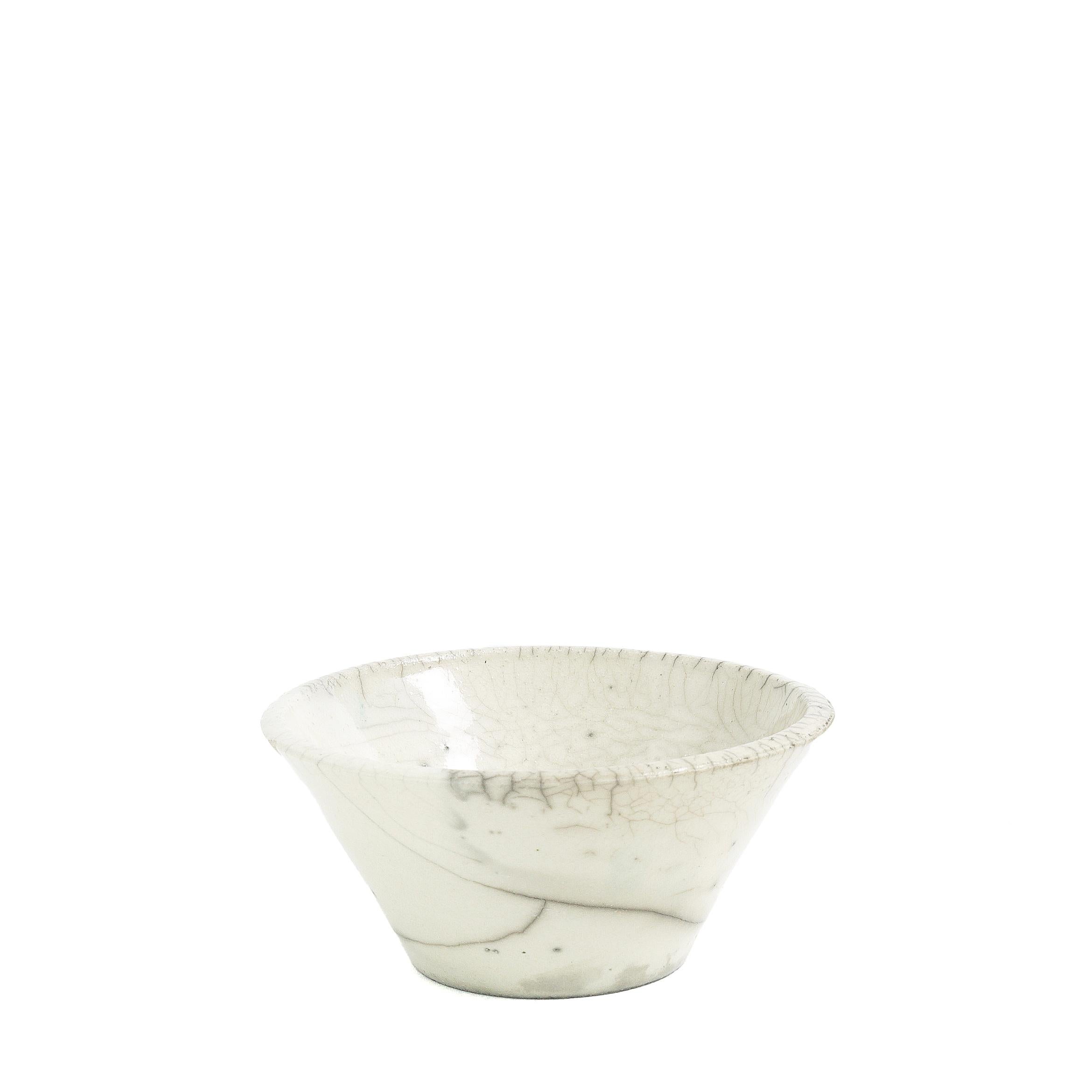 Japanese Minimalistic LAAB Moon Set of 4 Bowls Raku Ceramics Crackle White For Sale 9