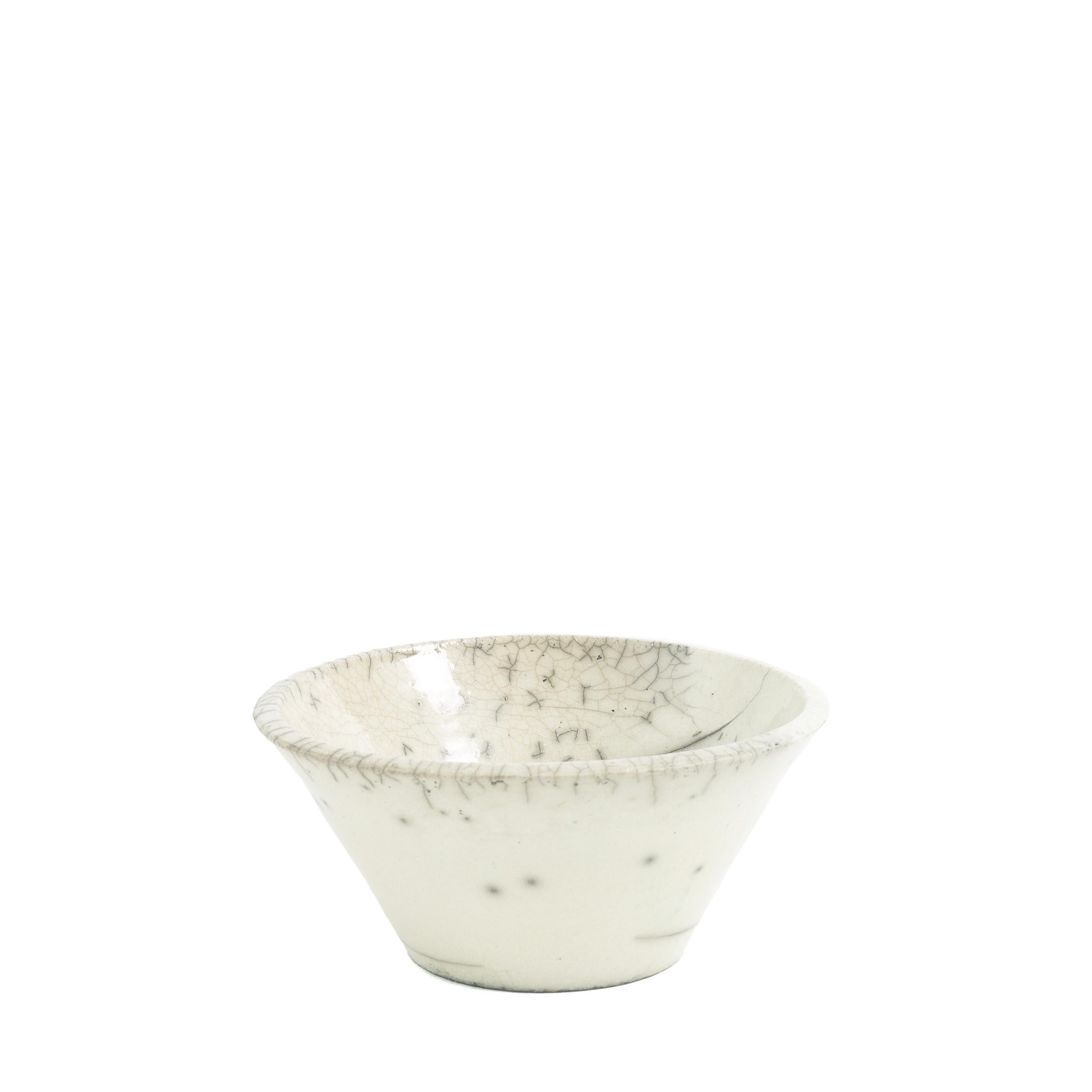 Japanese Minimalistic LAAB Moon Set of 4 Bowls Raku Ceramics Crackle White For Sale 10