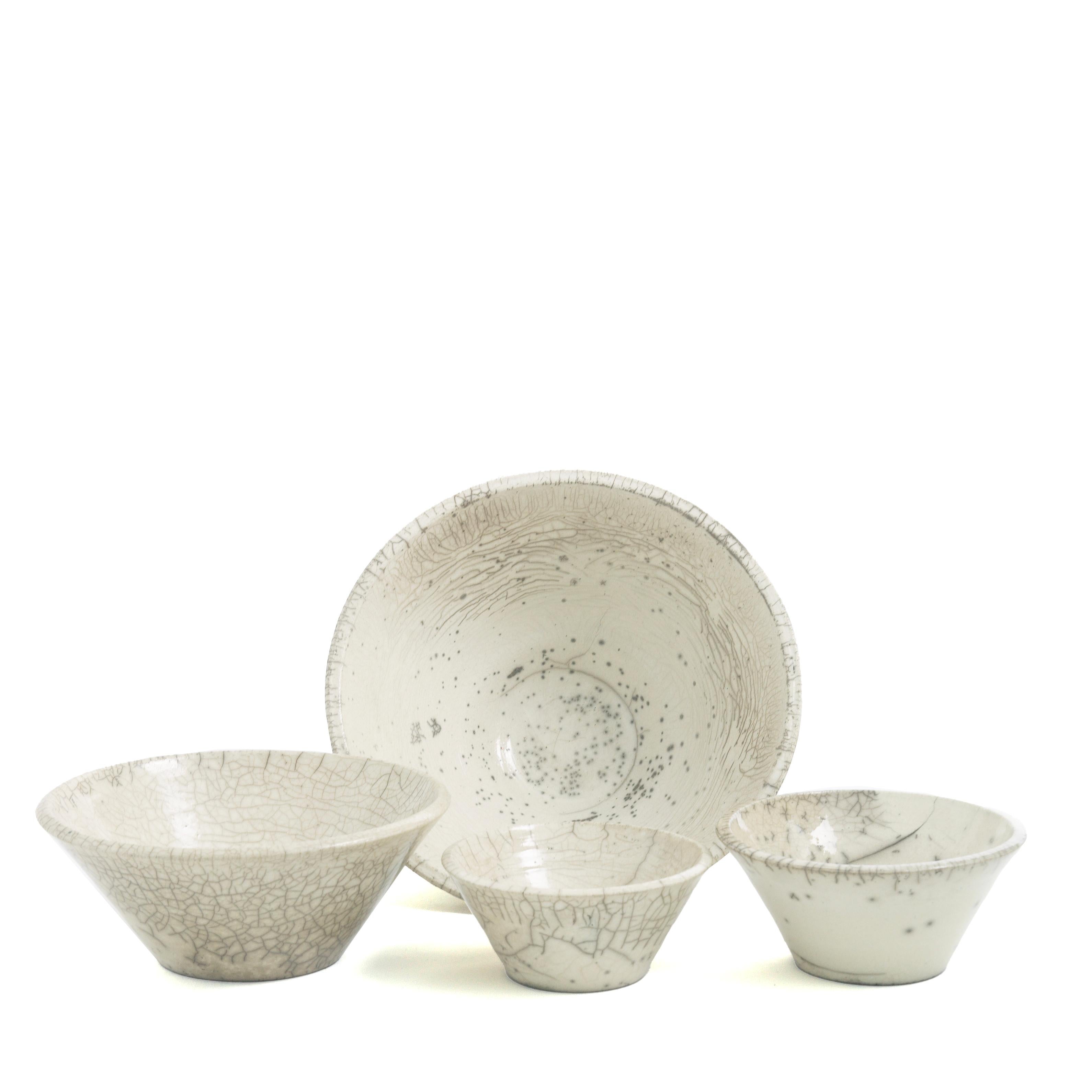italien Lot de 4 bols LAAB Moon minimaliste japonais en céramique de raku blanc craquelé en vente