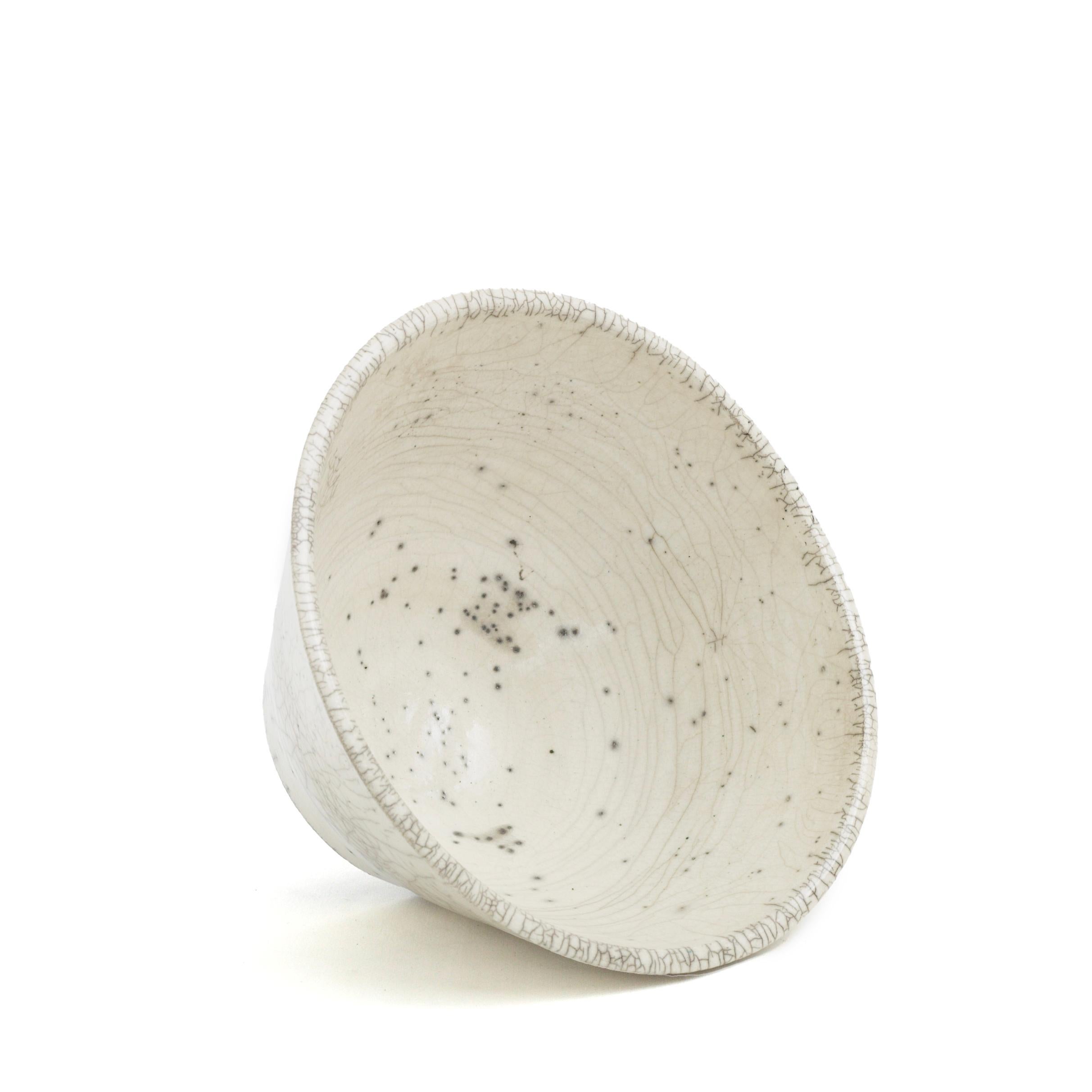 Japanese Minimalistic LAAB Moon Set of 5 Bowls Raku Ceramics Crackle White For Sale 4