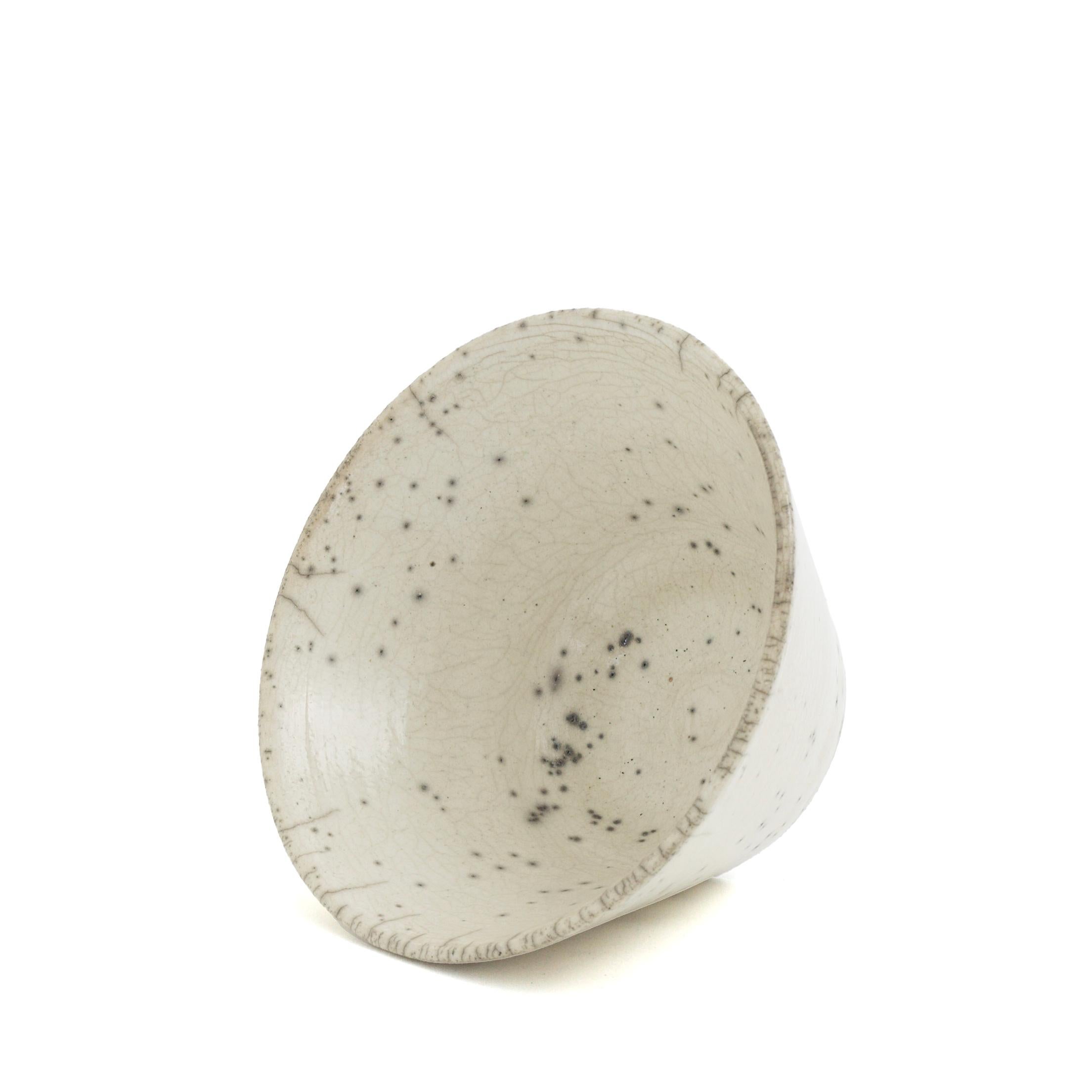 Japanese Minimalistic LAAB Moon Set of 5 Bowls Raku Ceramics Crackle White For Sale 6