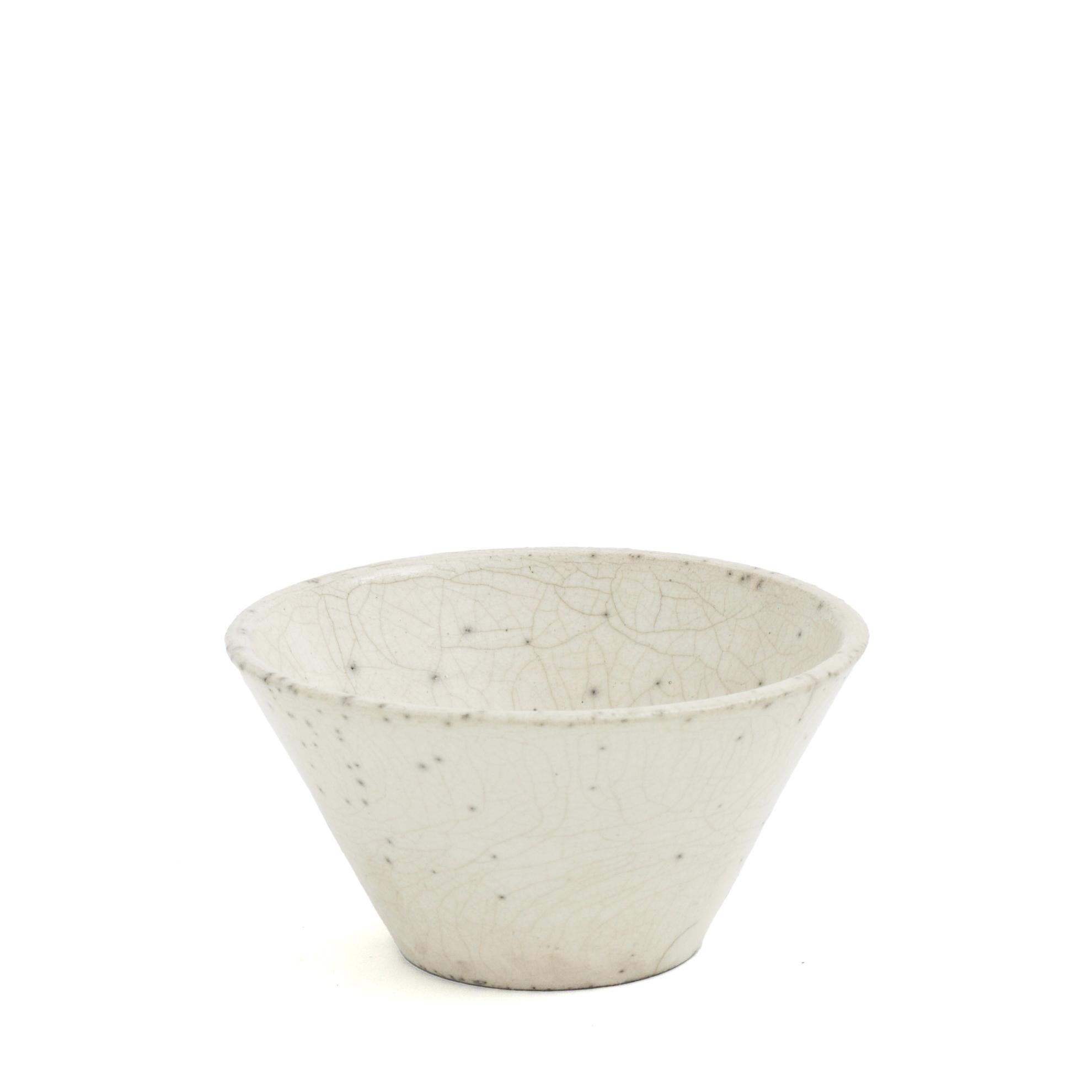 Japanese Minimalistic LAAB Moon Set of 5 Bowls Raku Ceramics Crackle White For Sale 7