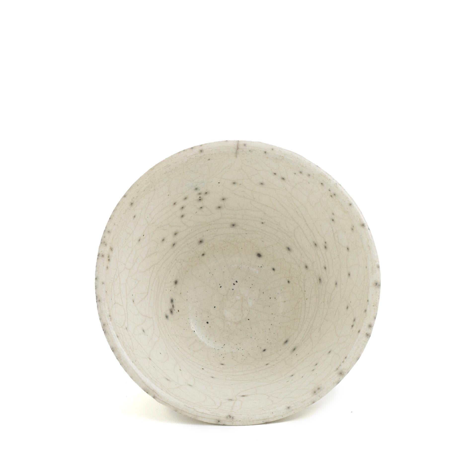 Japanese Minimalistic LAAB Moon Set of 5 Bowls Raku Ceramics Crackle White For Sale 9