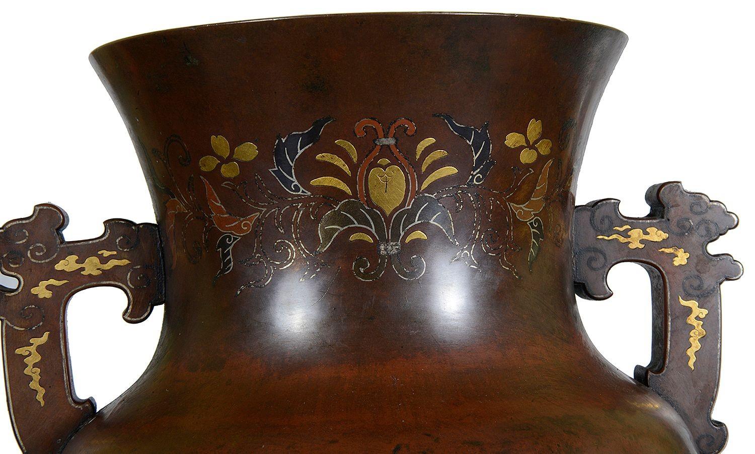 Bronzo Vaso giapponese in bronzo in metallo misto, altezza 43 cm in vendita