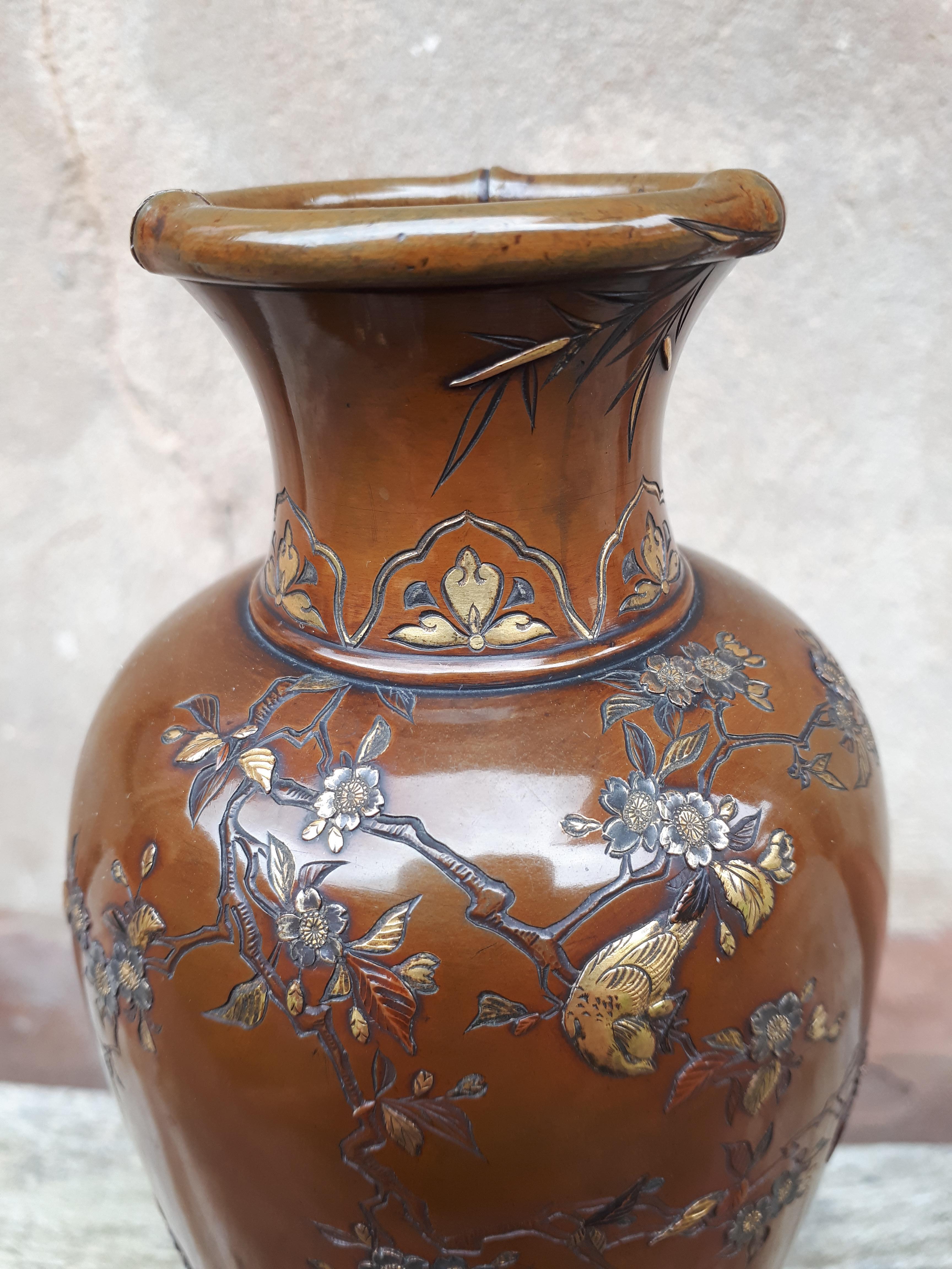 Japanese mixed metal inlaid bronze vase, signed Inoue For Sale 2