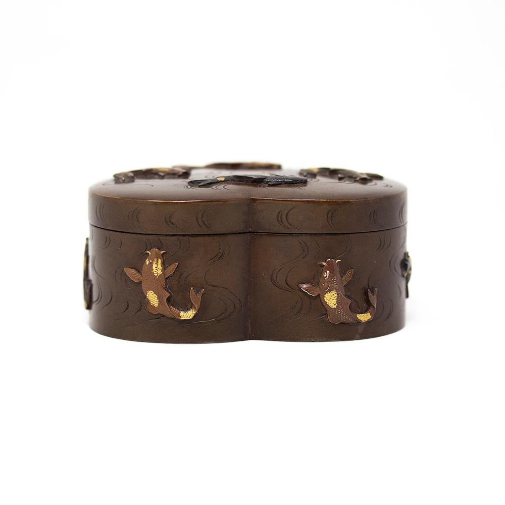 Japanese Meiji Period Koi Carp Bronze Box  In Good Condition For Sale In Newark, England
