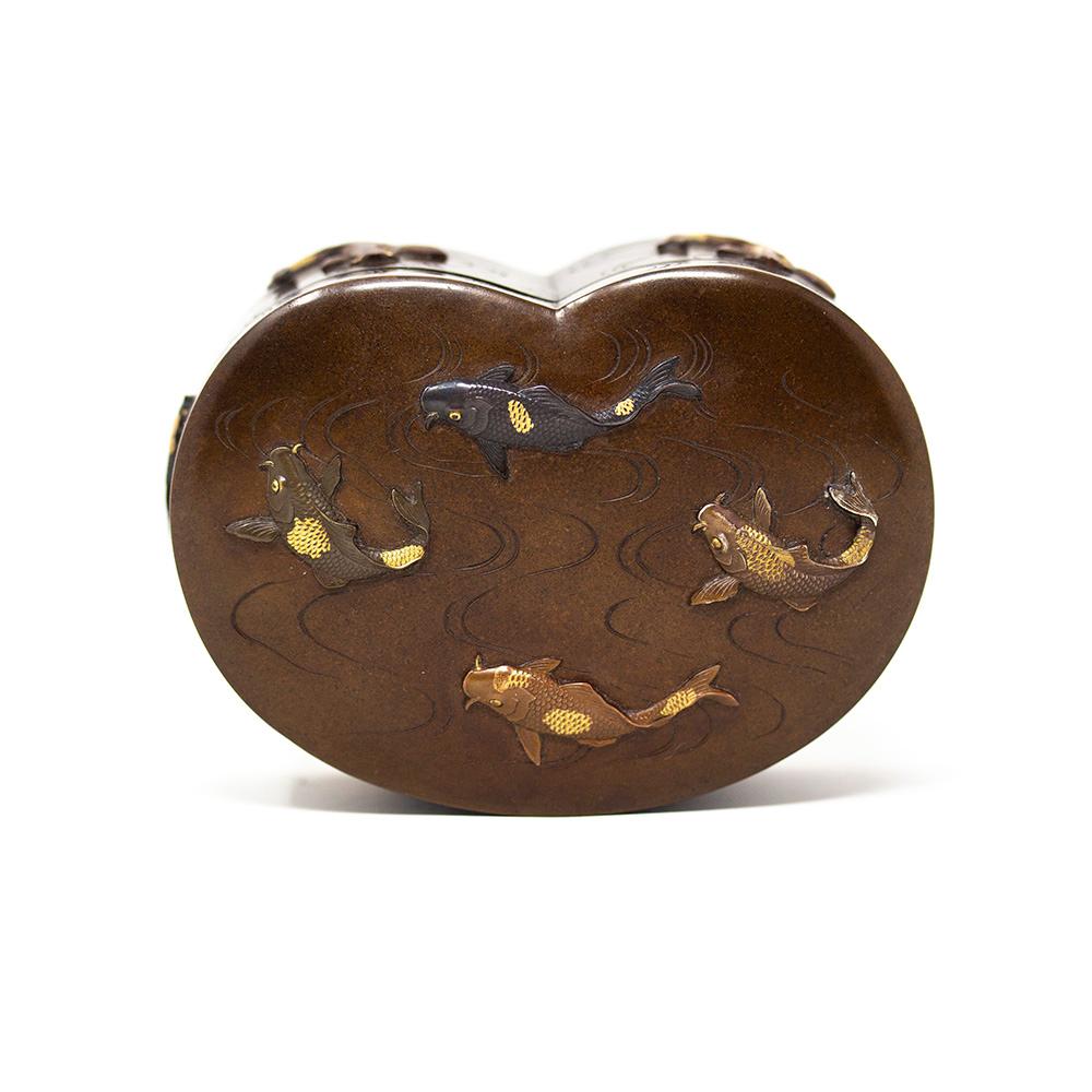 Japanese Meiji Period Koi Carp Bronze Box  For Sale 2