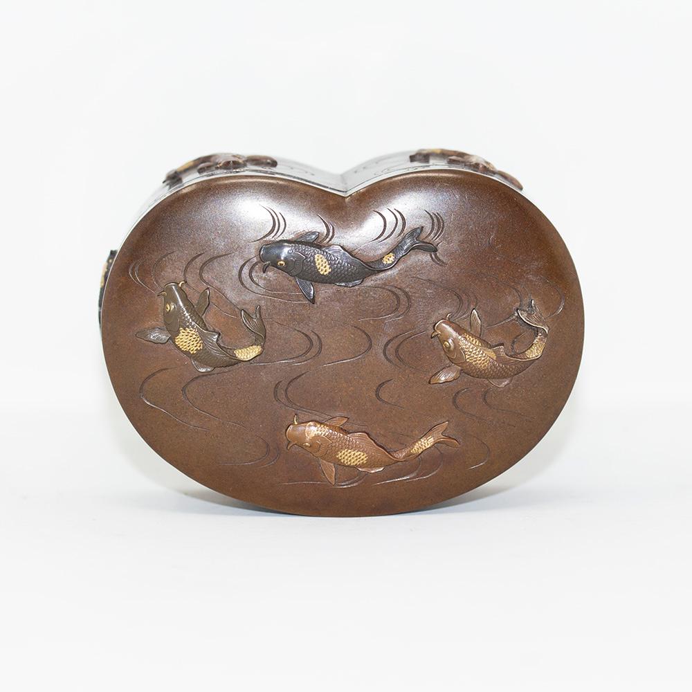 Japanese Meiji Period Koi Carp Bronze Box  For Sale 3