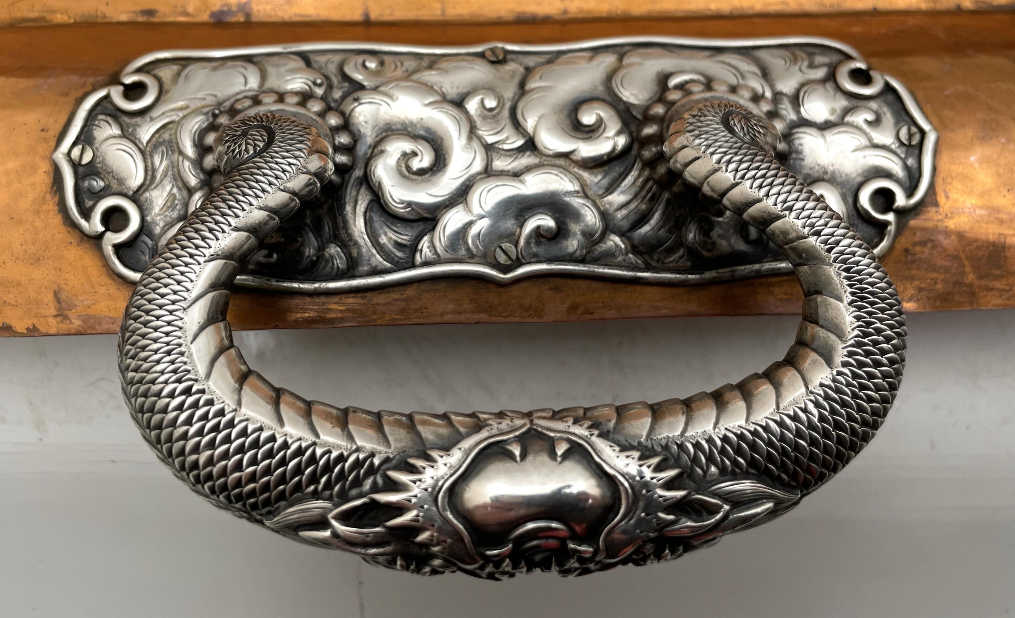 Japanisches Tablett aus gemischtem Metall und Silber auf Kupfer mit Drachenmotiven im Angebot 2