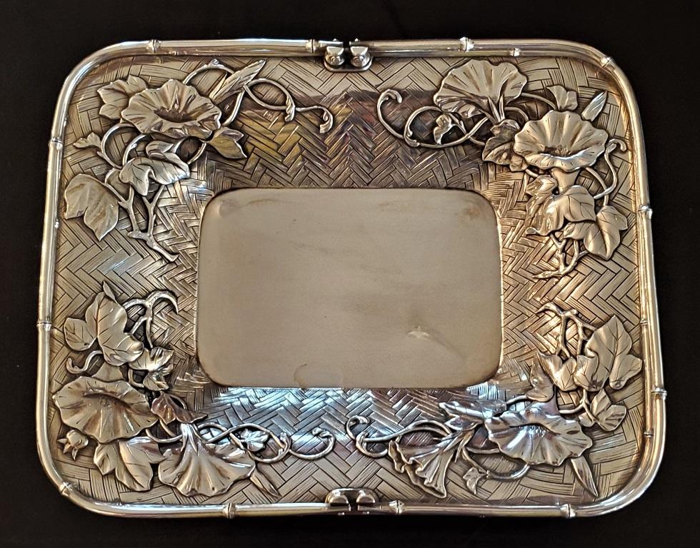 20ième siècle Panier japonais à 2 poignées en argent sterling de la période Meiji par Katsu Miyamoto en vente