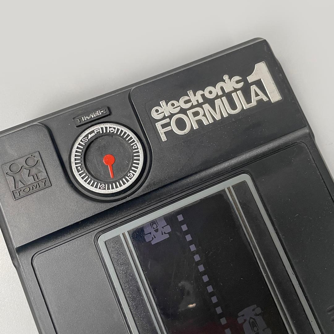Japanese modern black plastic videogame Formula 1 by Tomy Electronic, 1978 For Sale 6