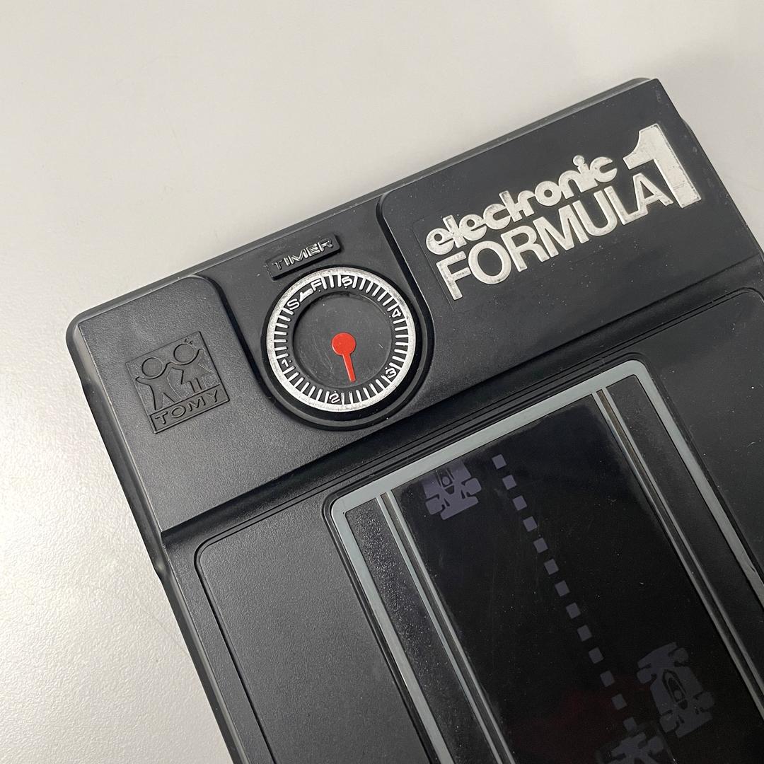 Japanese modern black plastic videogame Formula 1 by Tomy Electronic, 1978 For Sale 7