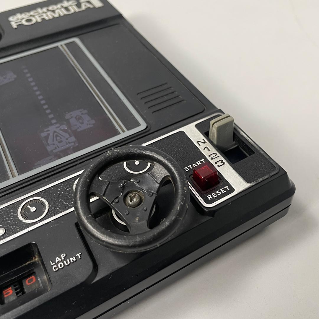 Japanese modern black plastic videogame Formula 1 by Tomy Electronic, 1978 For Sale 10