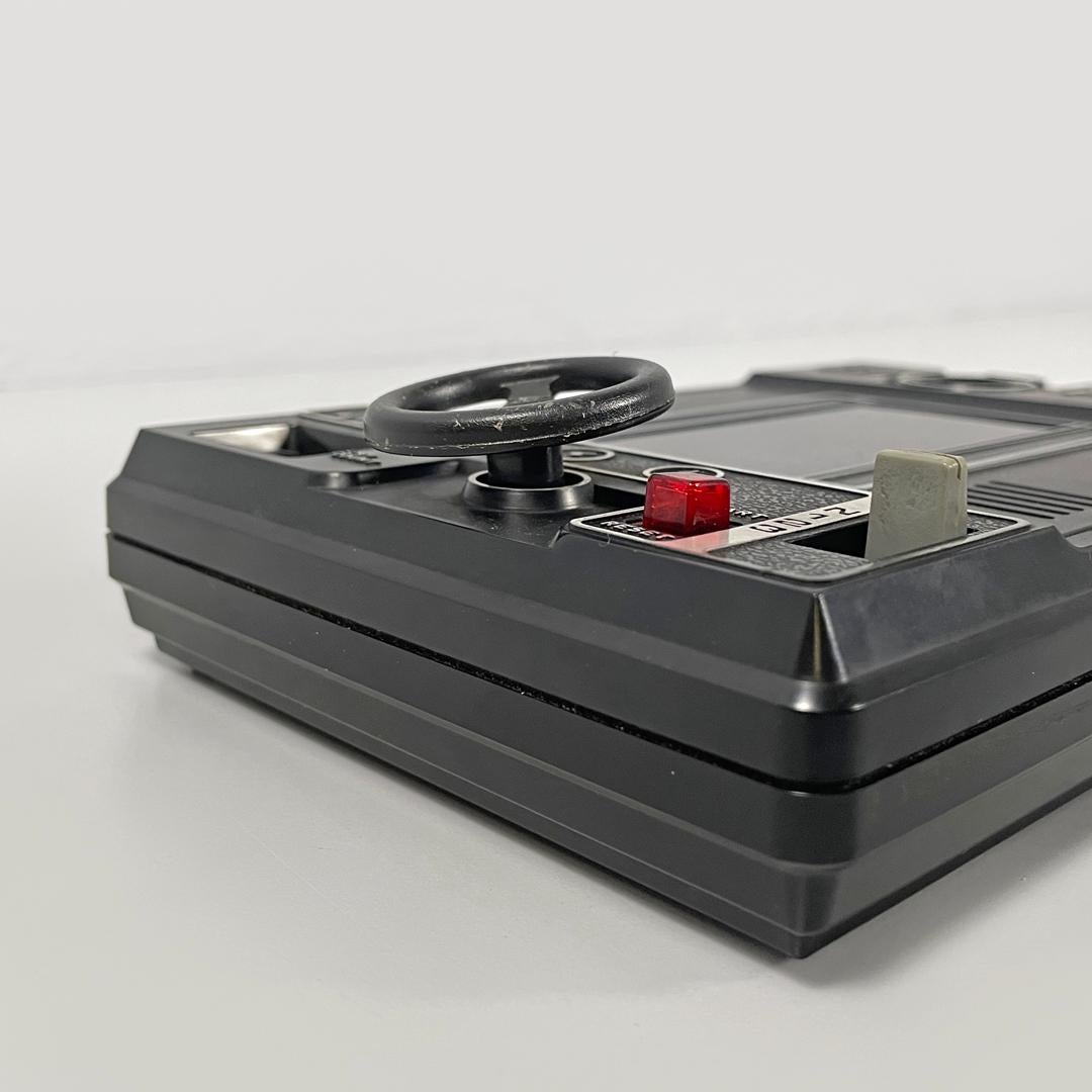 Japanese modern black plastic videogame Formula 1 by Tomy Electronic, 1978 For Sale 11