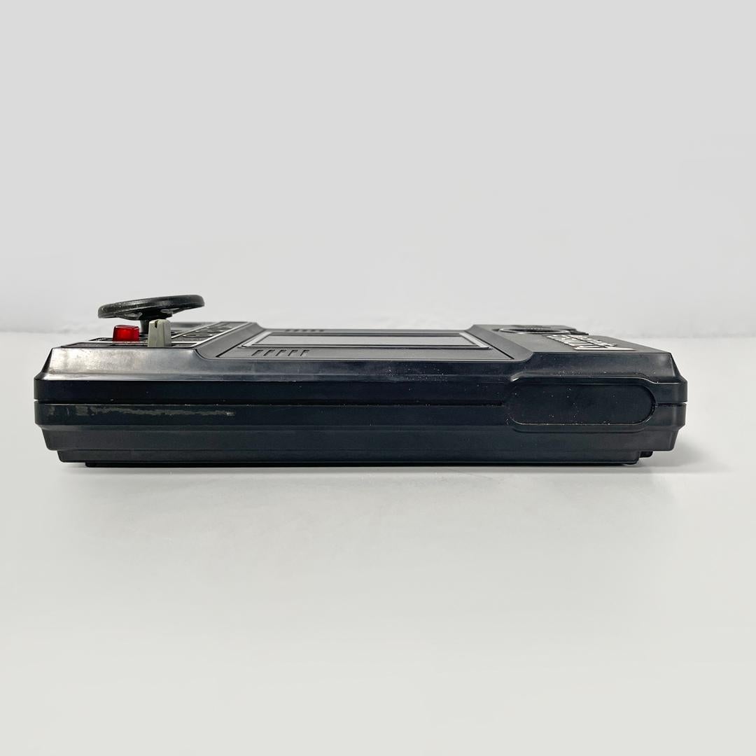 Late 20th Century Japanese modern black plastic videogame Formula 1 by Tomy Electronic, 1978 For Sale