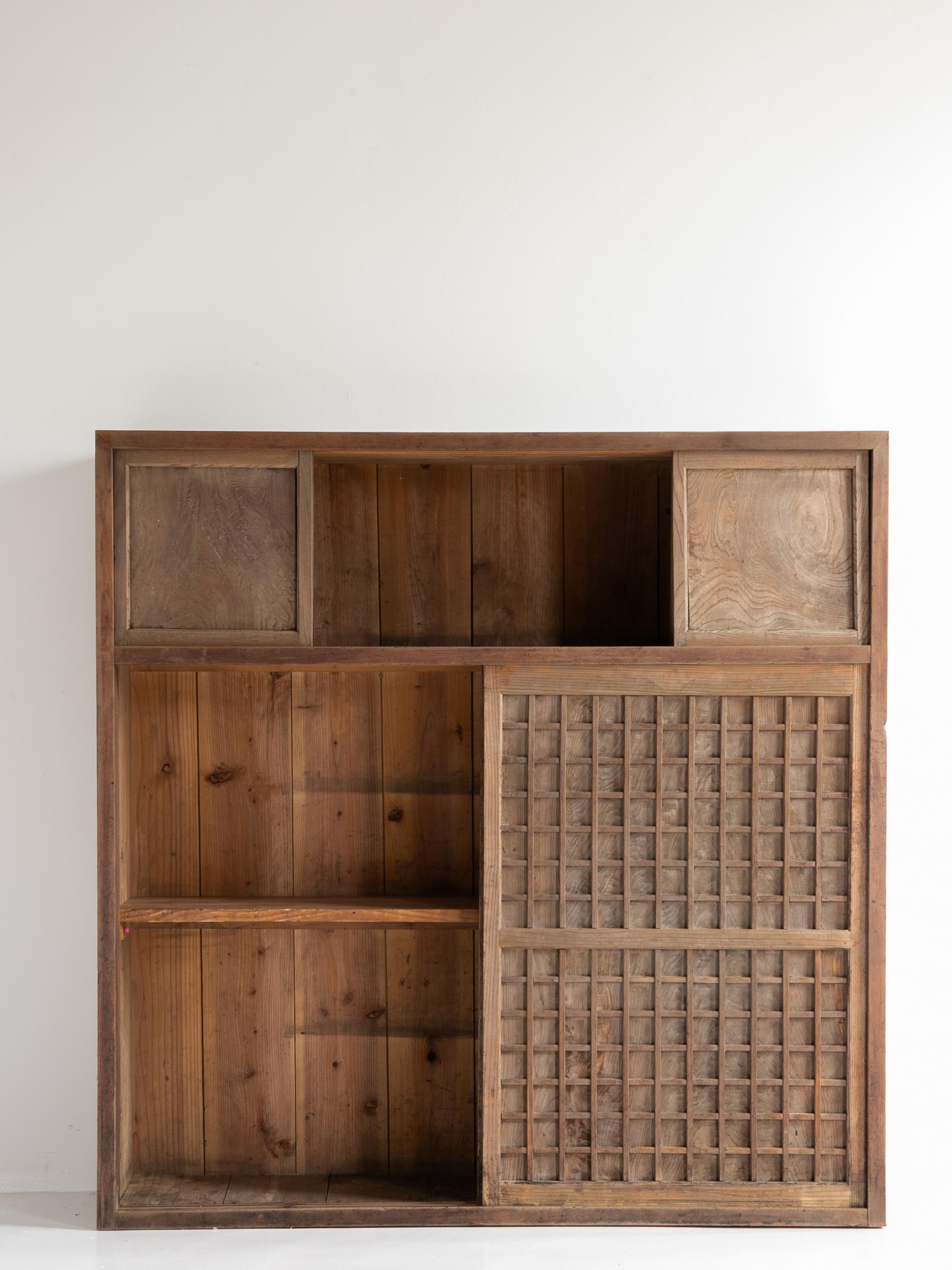 Japanese Modern Cabinet 1860s-1920s / Tansu Wabi-Sabi In Excellent Condition For Sale In Sammu-shi, Chiba