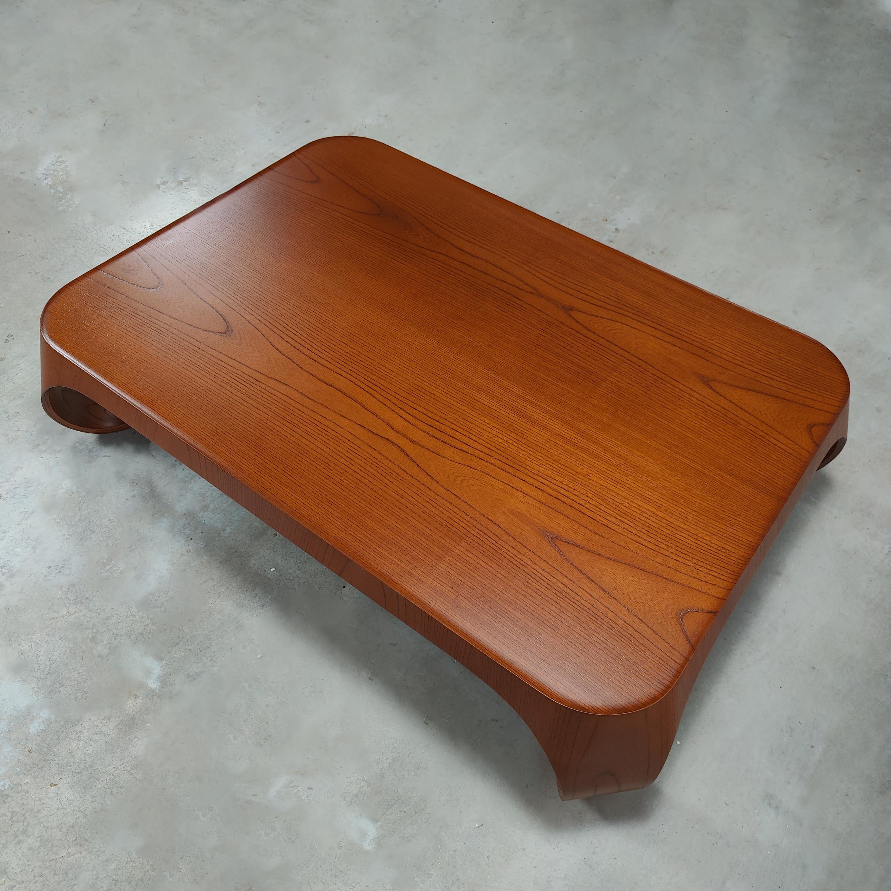Japanese Modern Coffee Table By Isamu Kenmochi for Tendo Mokko In Excellent Condition For Sale In Chino Hills, CA