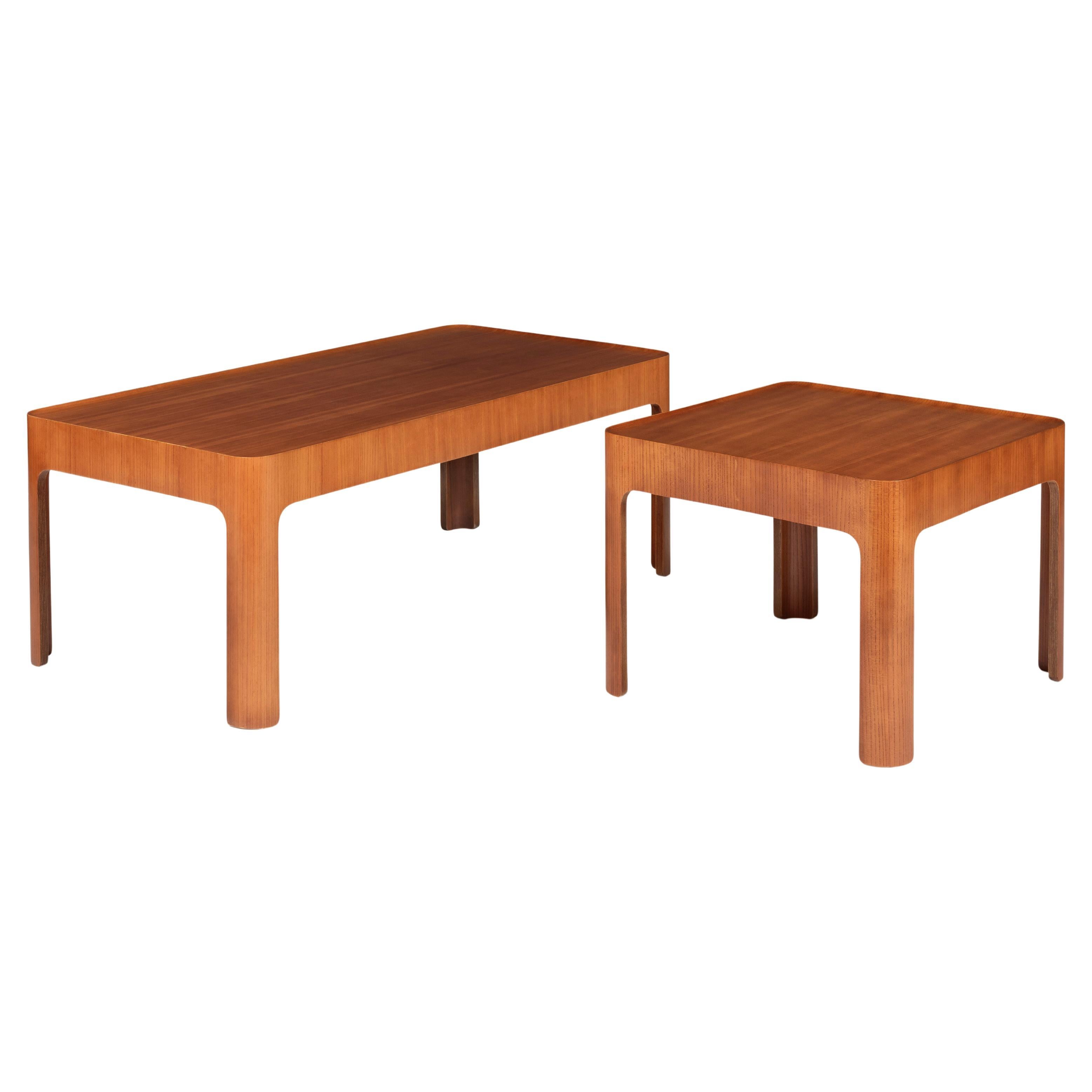 Dimensioni: H. 45 cm x L. 120 cm x P. 60 cm 
o H. 17,7  x 47.2  x 23,6 pollici

Tavolino disegnato da Isamu Kenmochi e prodotto da Tendo Mokko in Giappone, circa 1967. In buone condizioni originali, con lievi segni di usura dovuti all'età e all'uso,
