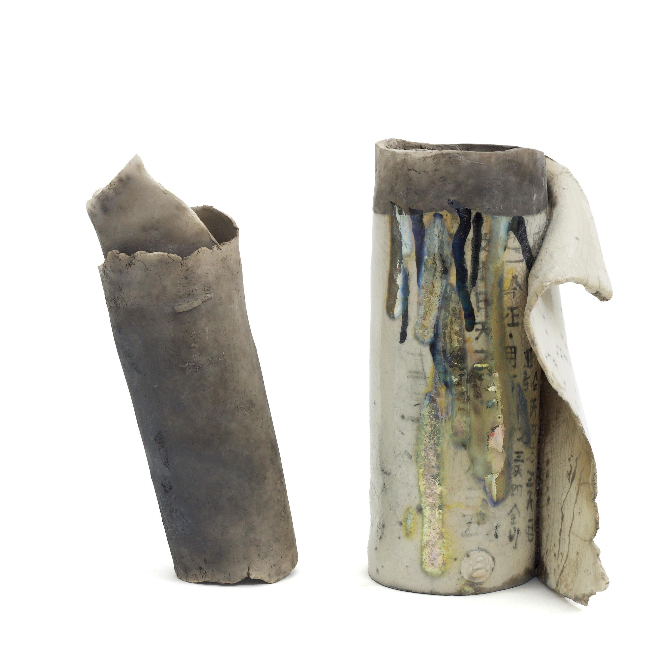 Escultura Japonesa Moderna LAAB Civilta' Raku Cerámica Blanco Crakle Metal Kanji en venta 3