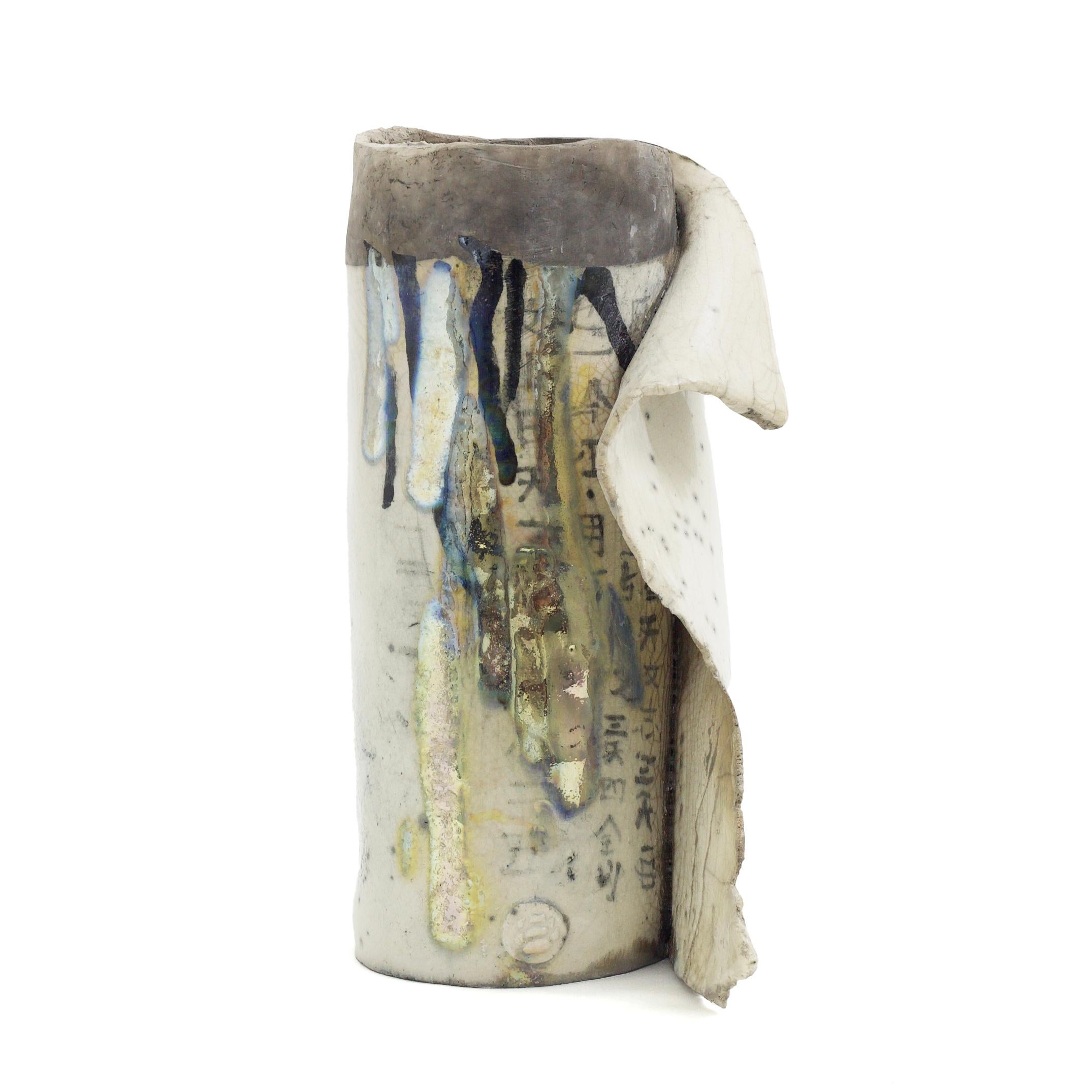 Escultura Japonesa Moderna LAAB Civilta' Raku Cerámica Blanco Crakle Metal Kanji Italiano en venta