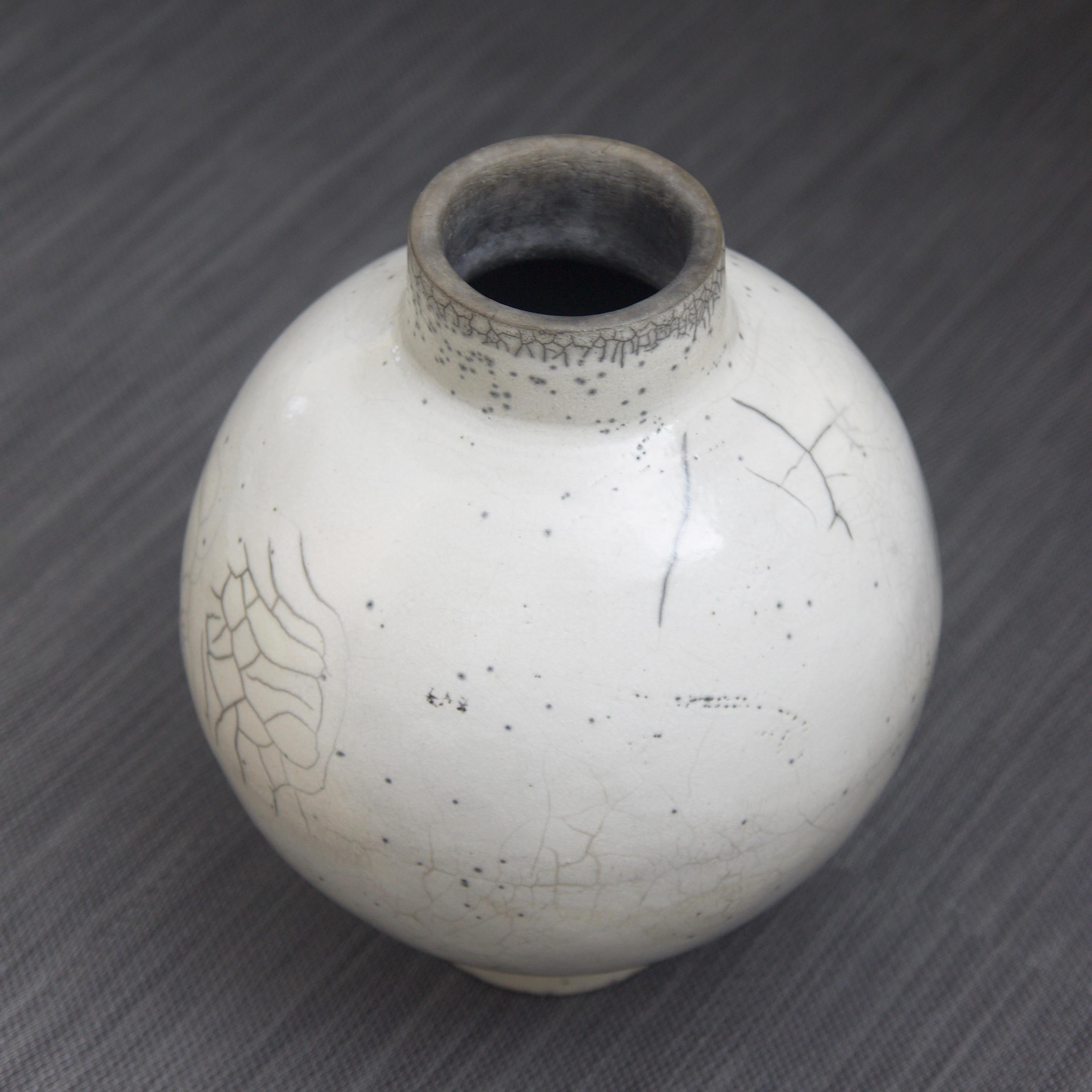 Japanese Modern Minimalist LAAB Dome Vase Raku Ceramic White Crakle For Sale 1