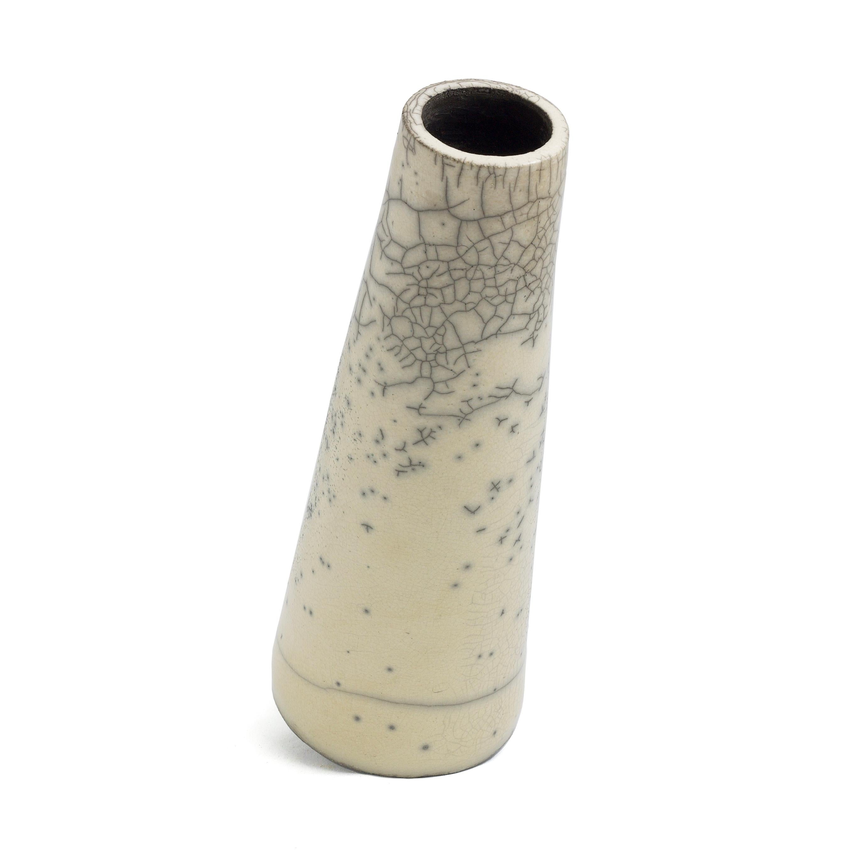 Hand-Crafted Japanese Modern Minimalist LAAB Hana Vertical 3 Vase Raku Ceramic White Crakle For Sale