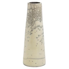 LAAB Hana - Vase vertical moderne et minimaliste japonais en céramique Raku avec craquelures blanches