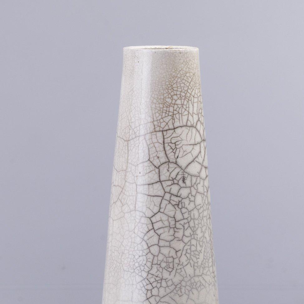 Contemporary Japanese Modern Minimalist LAAB Hana Vertical L Vase Raku Ceramic White Crakle For Sale
