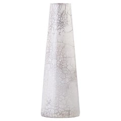 Japanische Moderne, minimalistische japanische LAAB Hana Vertikale Vase Raku Keramik, weißer Krakel