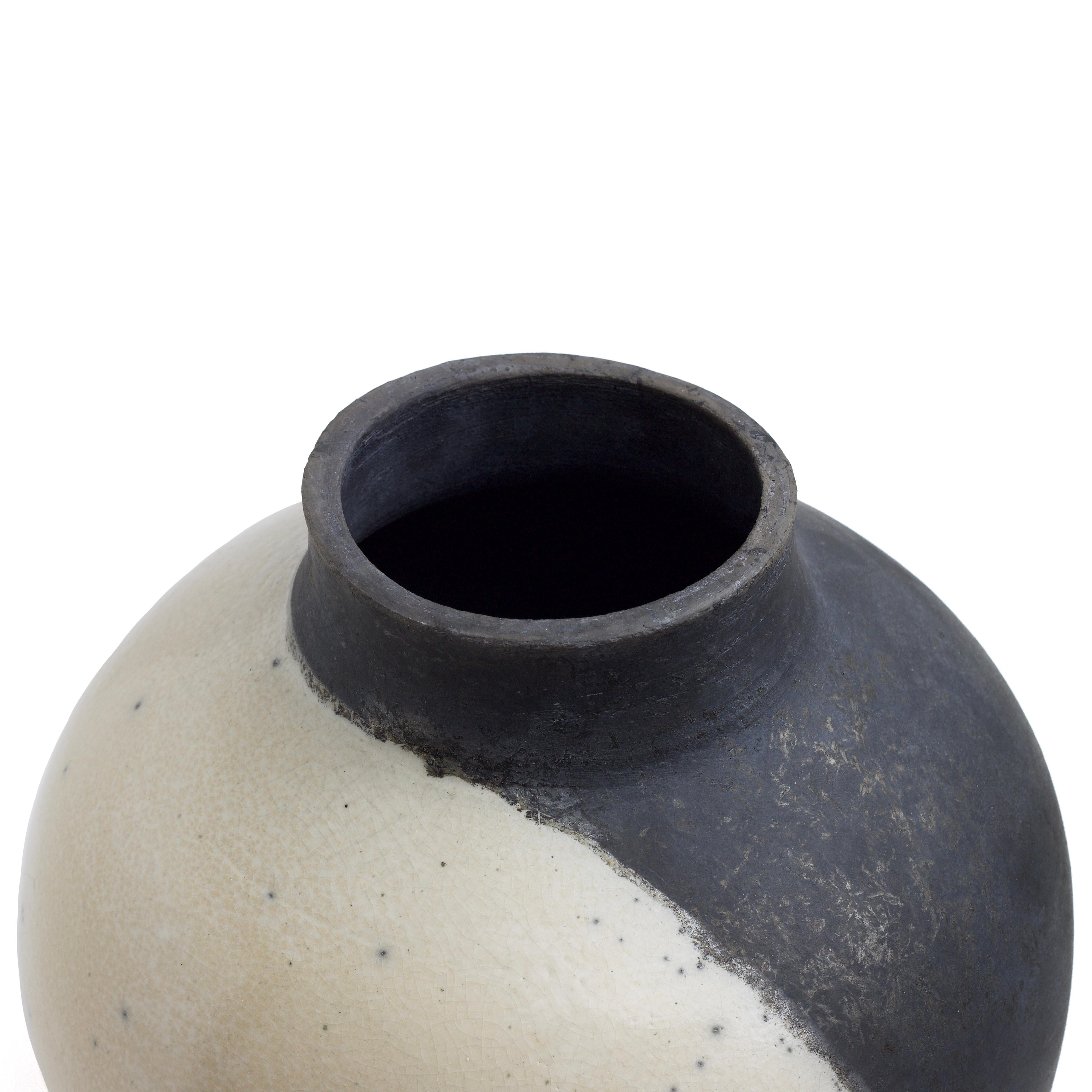 Contemporary Japanese Modern Minimalist LAAB Shadow Sculpture Raku Ceramic White Black Vase For Sale