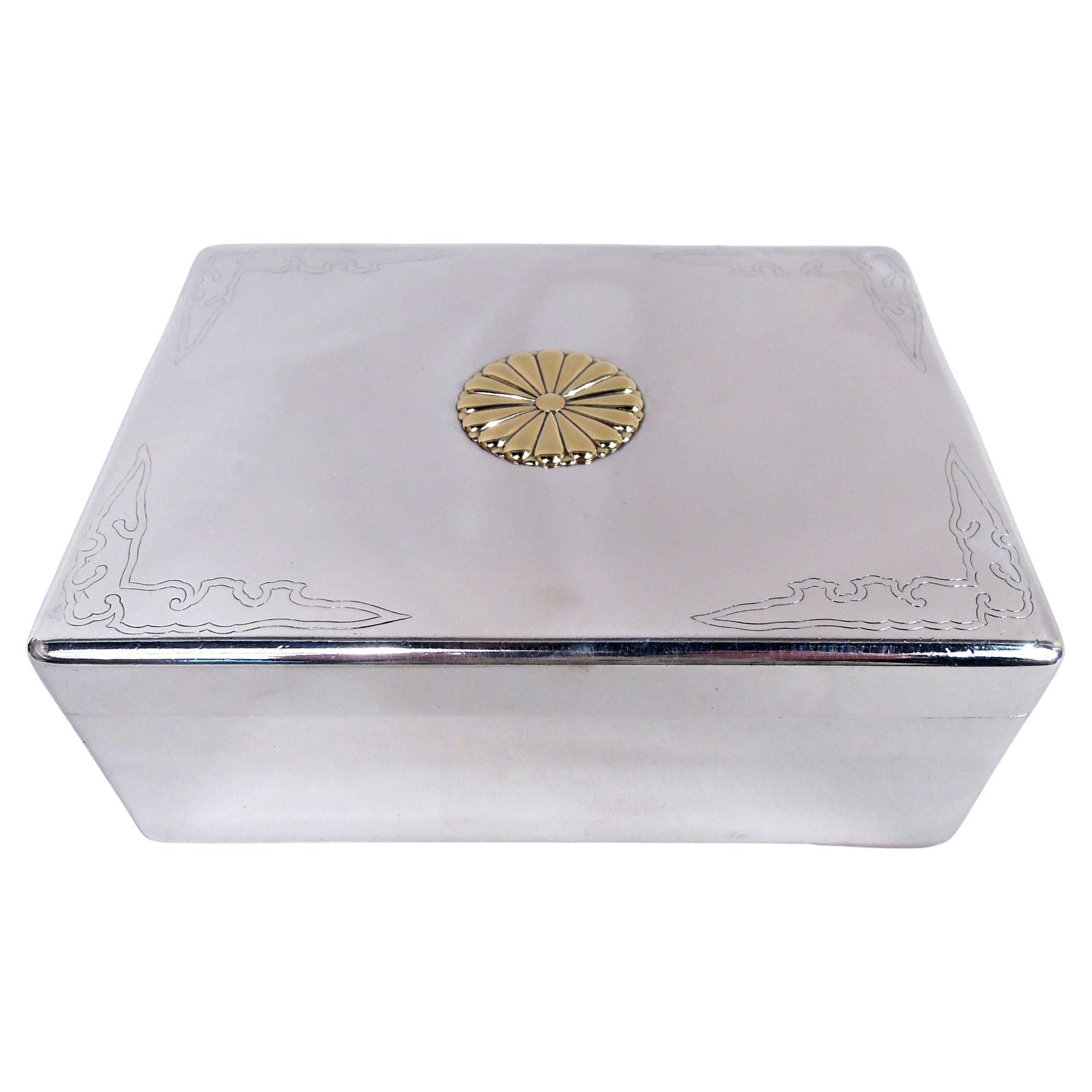 Boîte japonaise moderne en argent avec chrysanthème doré