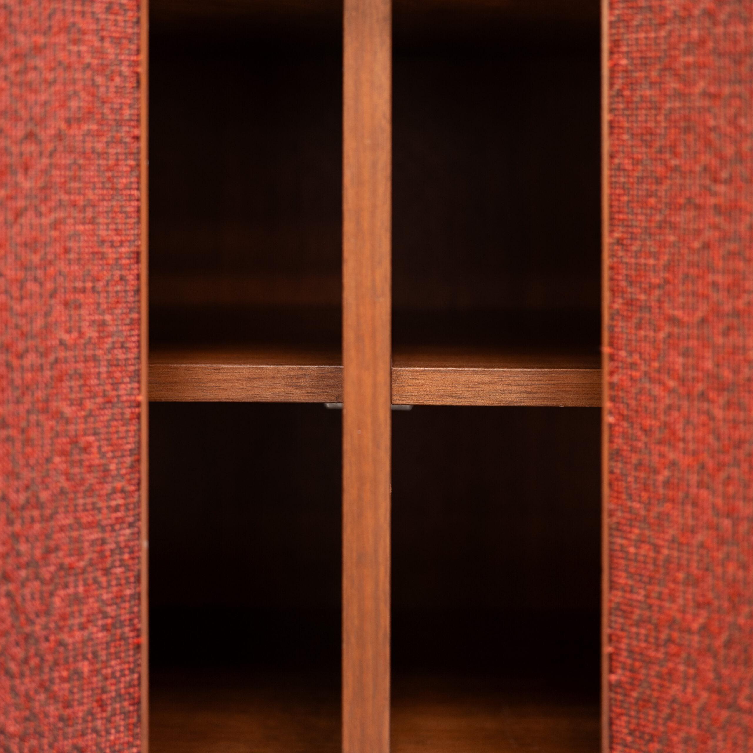 Metà XX secolo Mobiletto del Modernismo Giapponese, anni '60, Giappone/contenitore dal design semplice in vendita