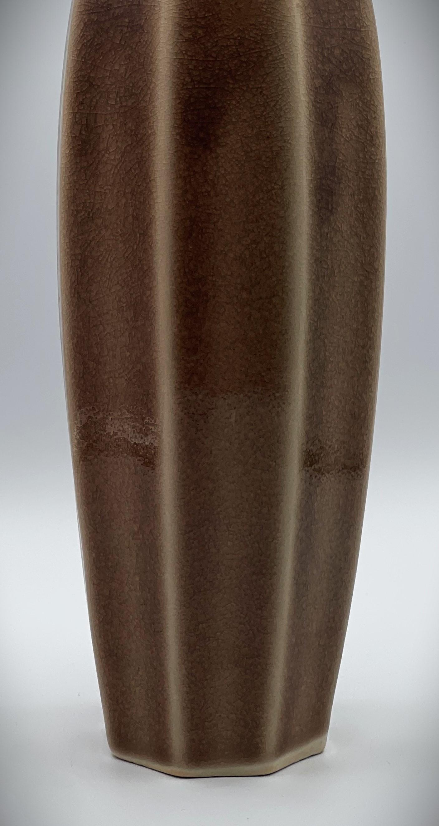 Giapponismo Vaso da fiori in ceramica Modernista Japanese Studio A, beige, circa anni '50 in vendita