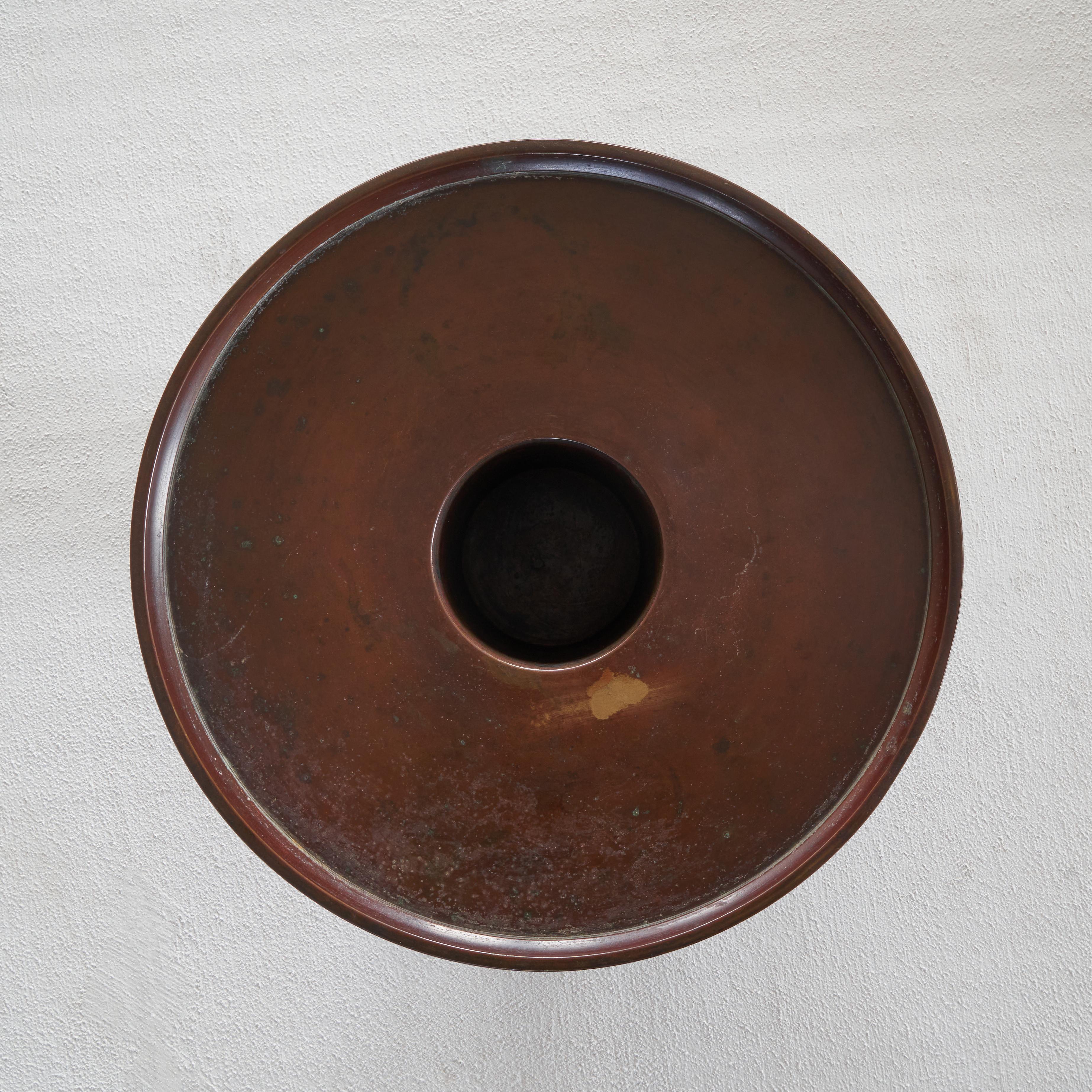 Mid-Century Modern Japanese Modernist Bowl in Bronze from the Shōwa Era For Sale