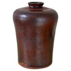 Japanische modernistische Keramikvase mit Gunmetal-Glasur Japanische modernistische Keramikvase mit Gunmetal-Glasur