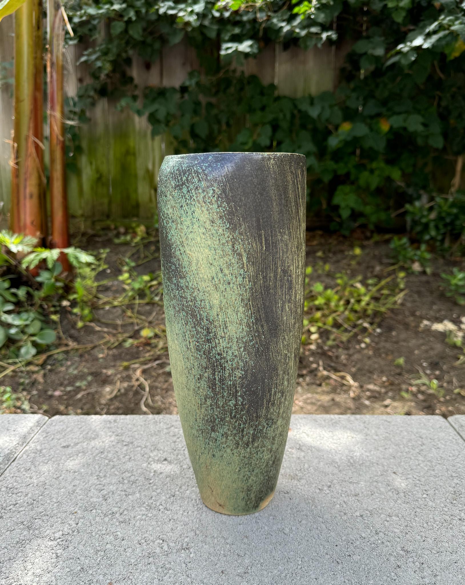 Japanische modernistische Ikebana-Keramikvase, Japan, 20. Jahrhundert im Angebot 13