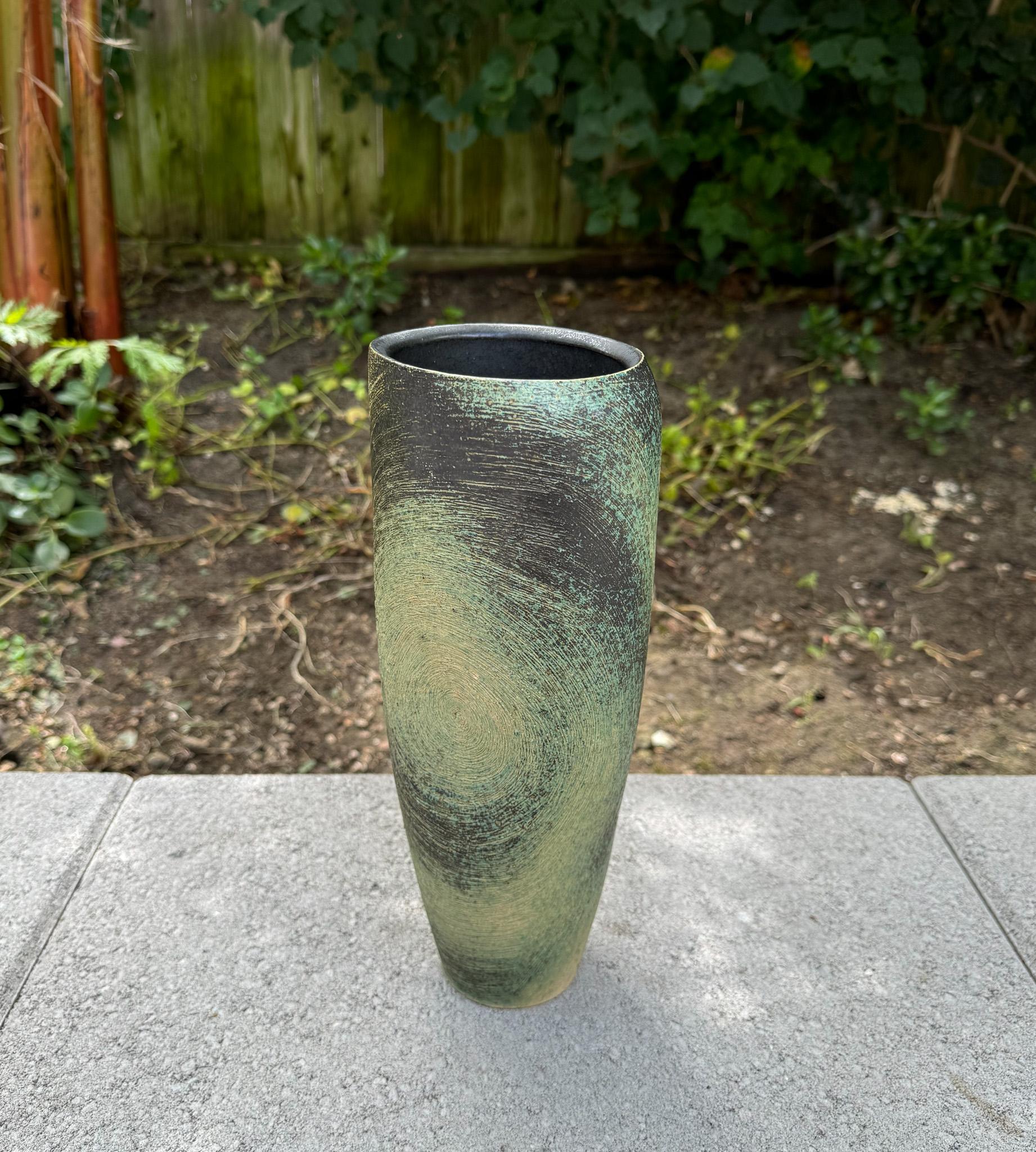 Japanische Ikebana-Keramikvase, Japan, 20. Jahrhundert. 