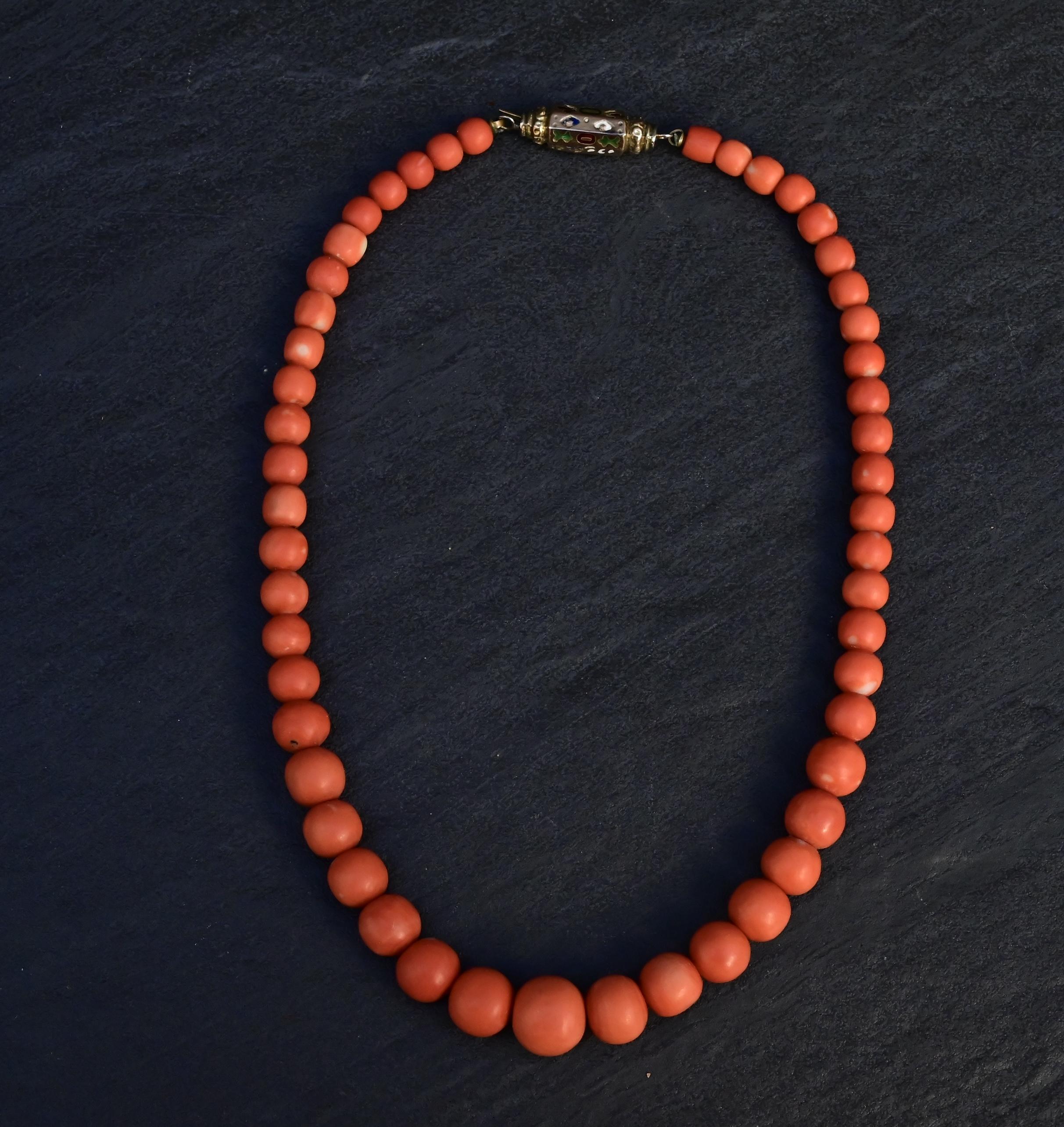 Round Cut Japanese Momo Coral Bead Necklace with 14K Gold Clasp – 17.5”, 51.15g For Sale