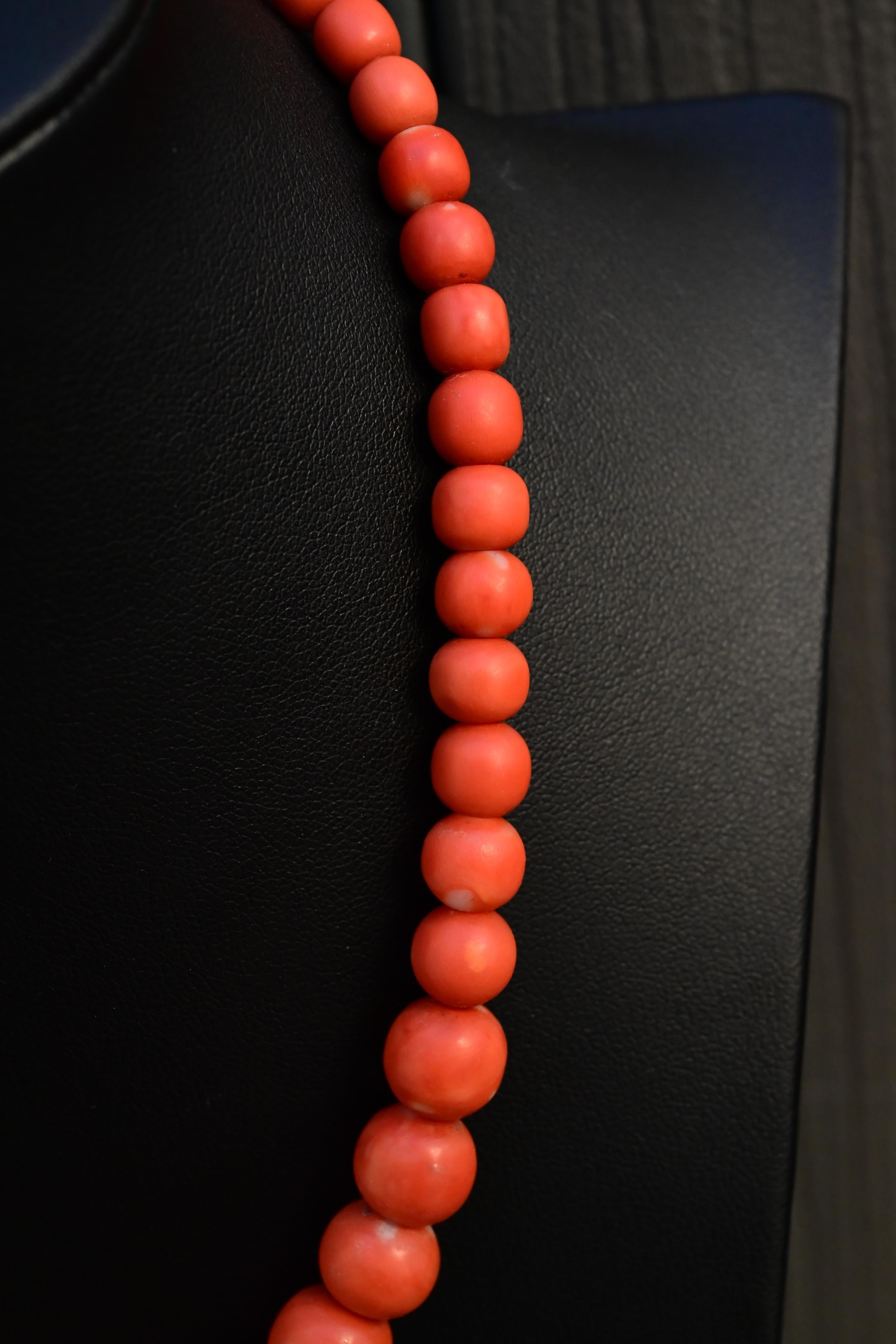 Women's Japanese Momo Coral Bead Necklace with 14K Gold Clasp – 17.5”, 51.15g For Sale