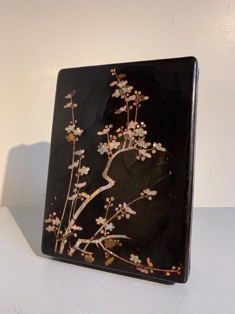 Japanese Momoyama Period Black Lacquer and Mother of Pearl Box